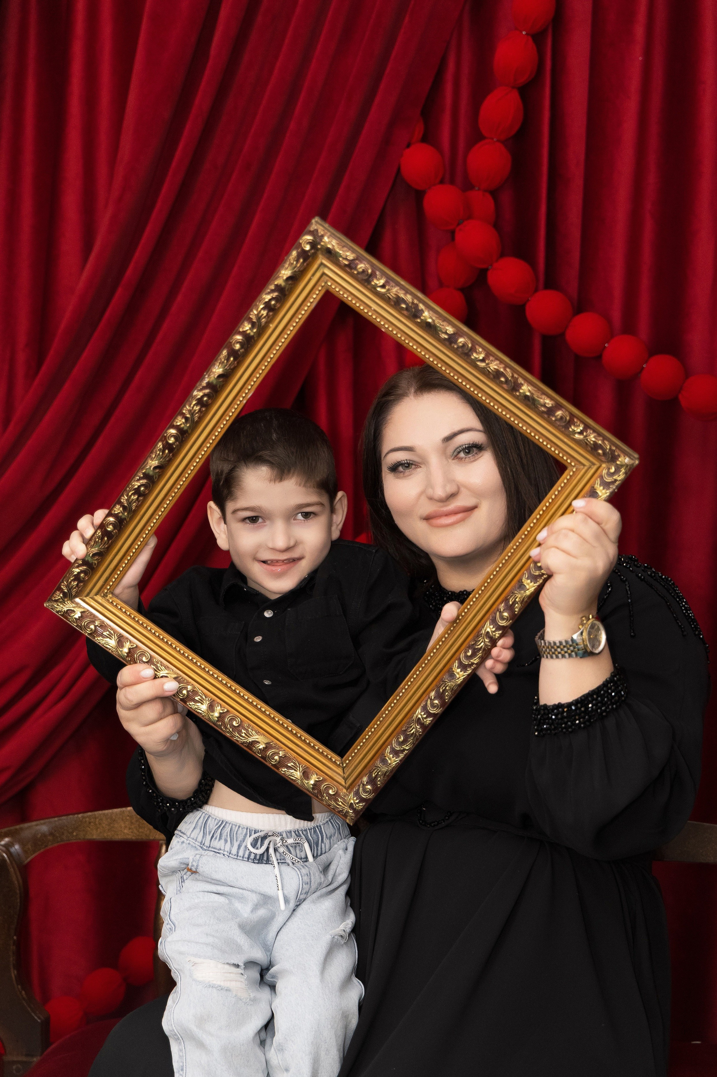 Амина с семьёй. Свадебный и семейный фотограф в Каспийске Алёна Нурмагомедова