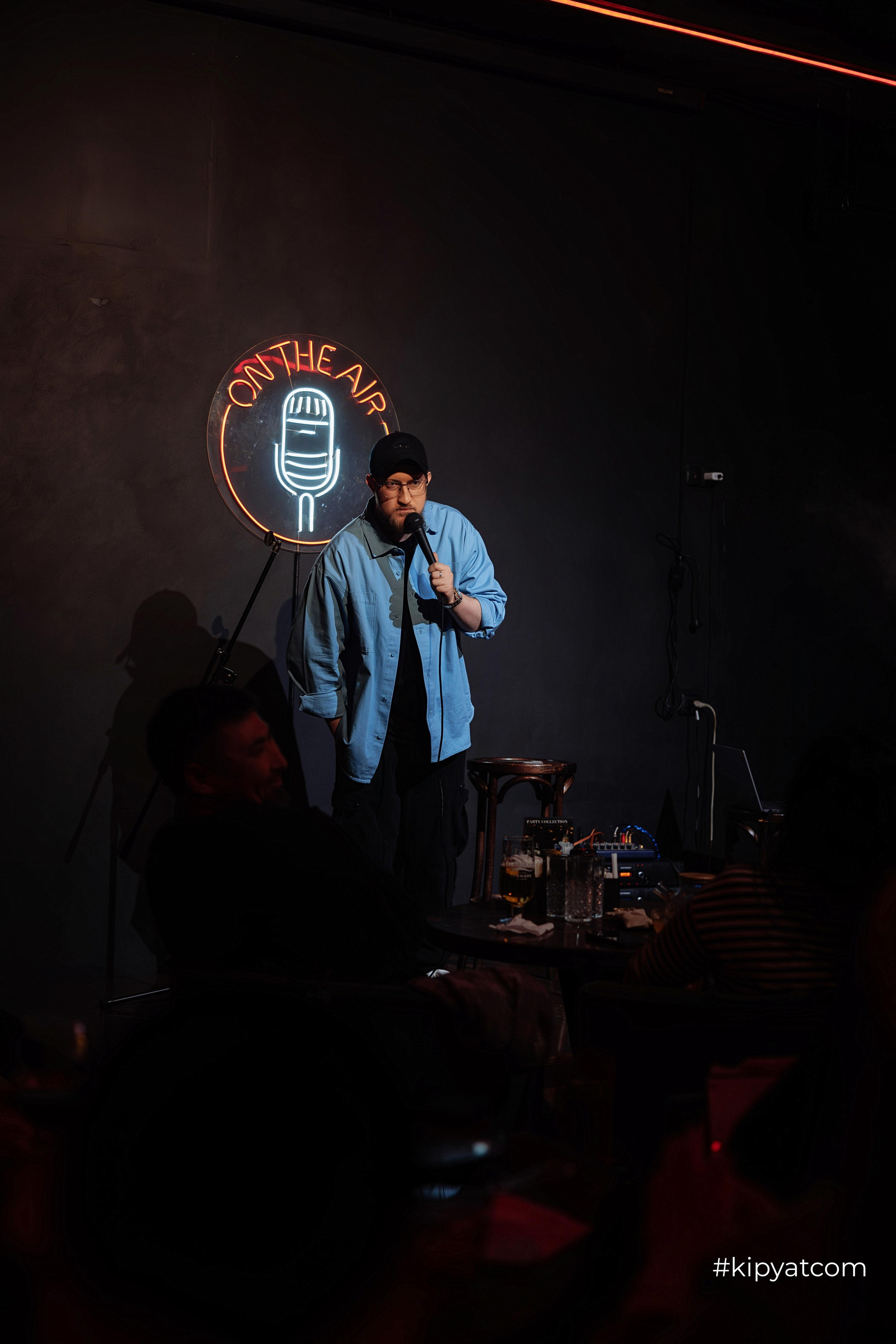 Сольный стендап концерт Александра Меркуль