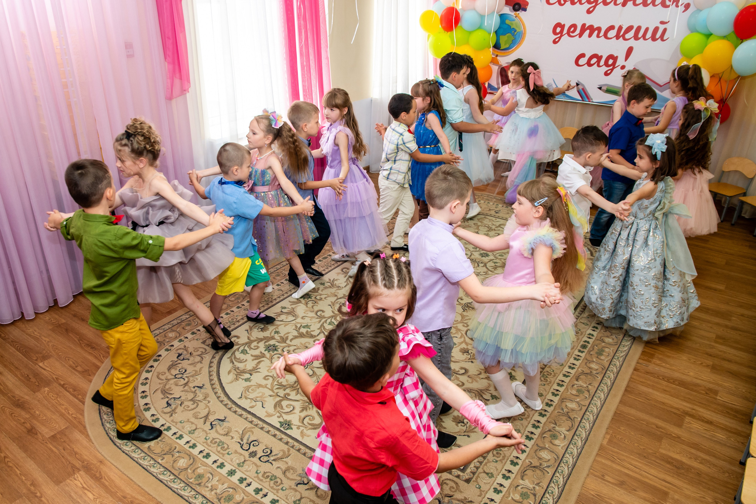 Фотограф на выпускной Краснодар. Вячеслав Скрипник Фотограф Краснодар