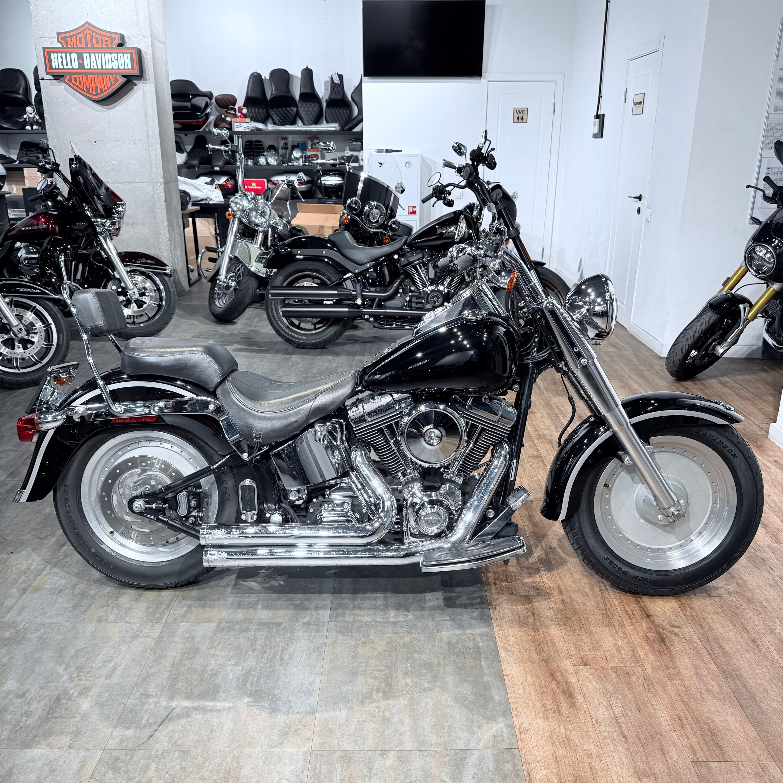2003 Fat Boy Vivid Black 100 Years. Hello Davidson, Москва. Только хорошие мотоциклы…