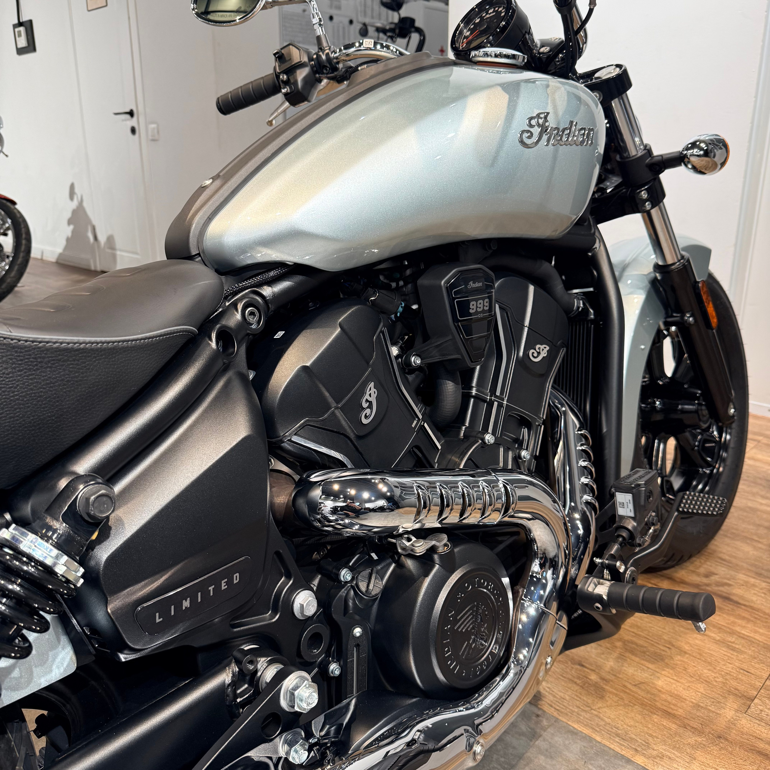 2025 NEW INDIAN Scout Sixty Limited Silver Quartz. Hello Davidson, Москва. Только хорошие мотоциклы…