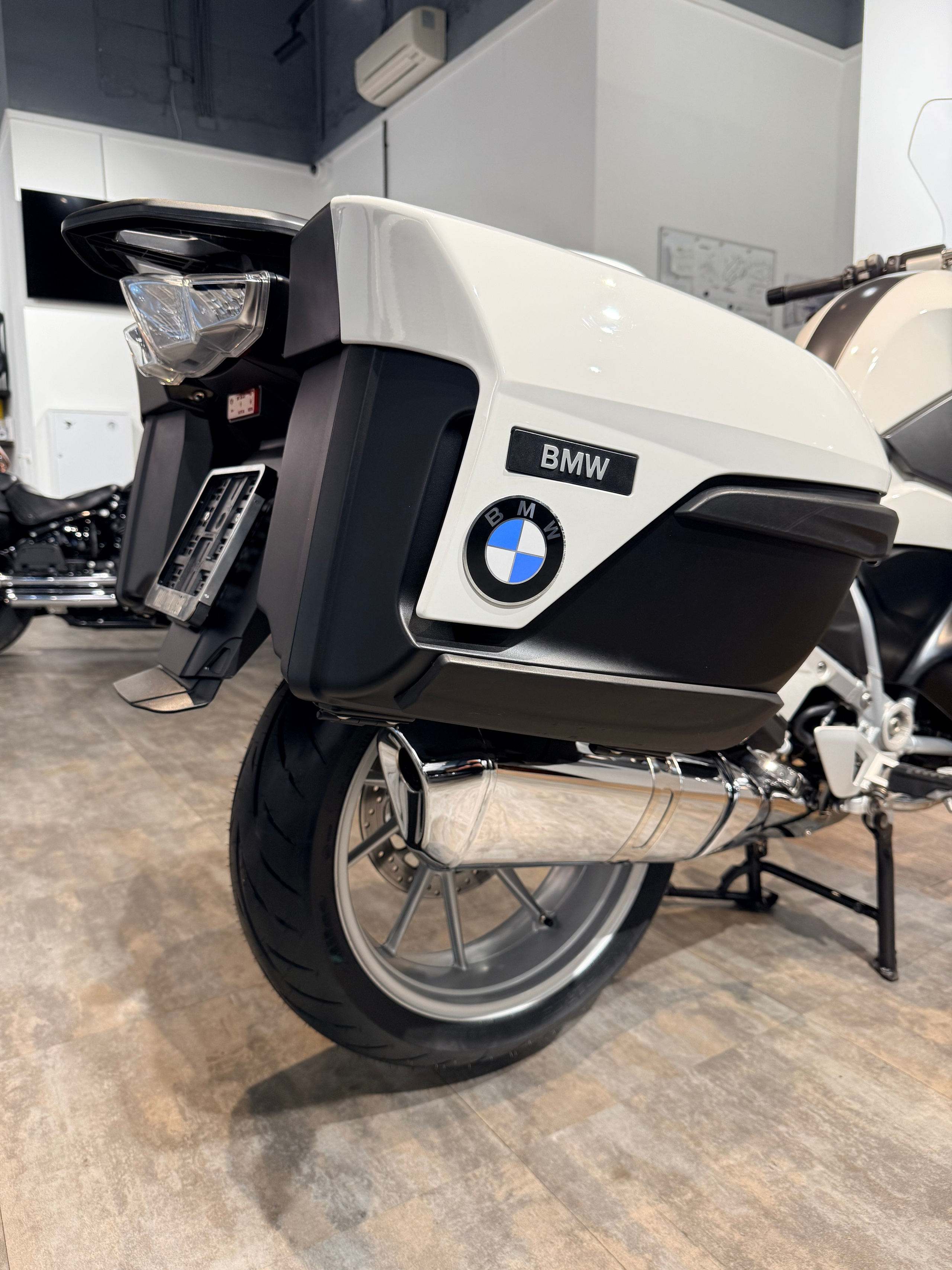 2015 BMW R1200RT Alpine White (VIN *WB10*5073). Hello Davidson, Москва. Только хорошие мотоциклы…