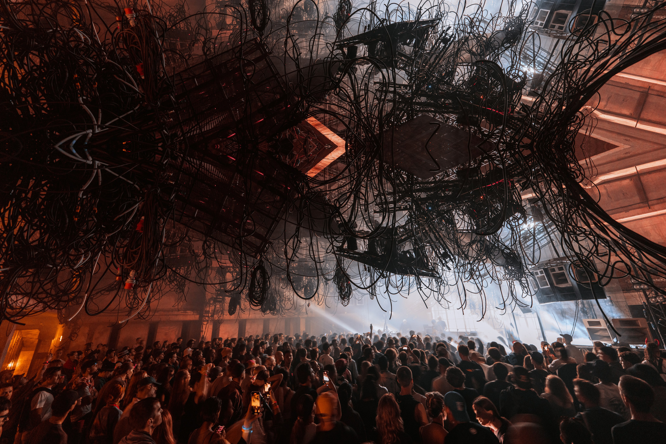 Outline 2024. @tomrus: Рустам Шагиморданов — фотограф