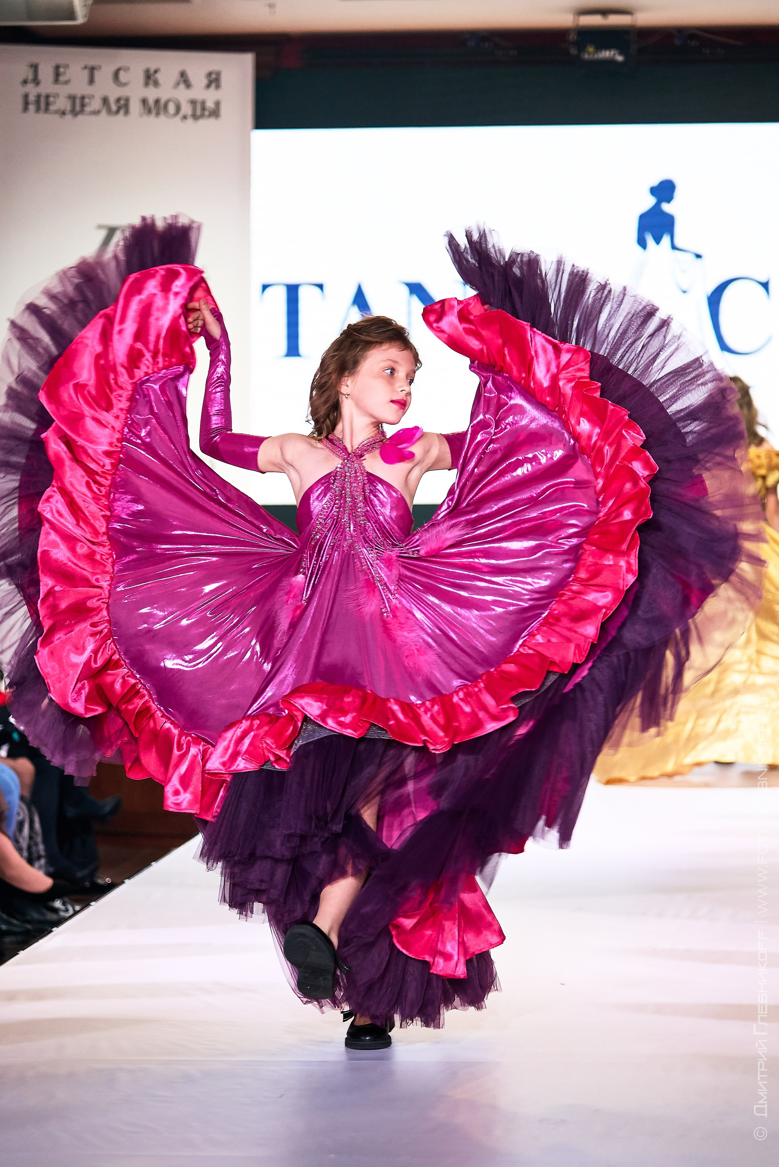 Fashion project podium / kids fashion weeek, Krasnodar. Showbiz | Fashion | Reportage