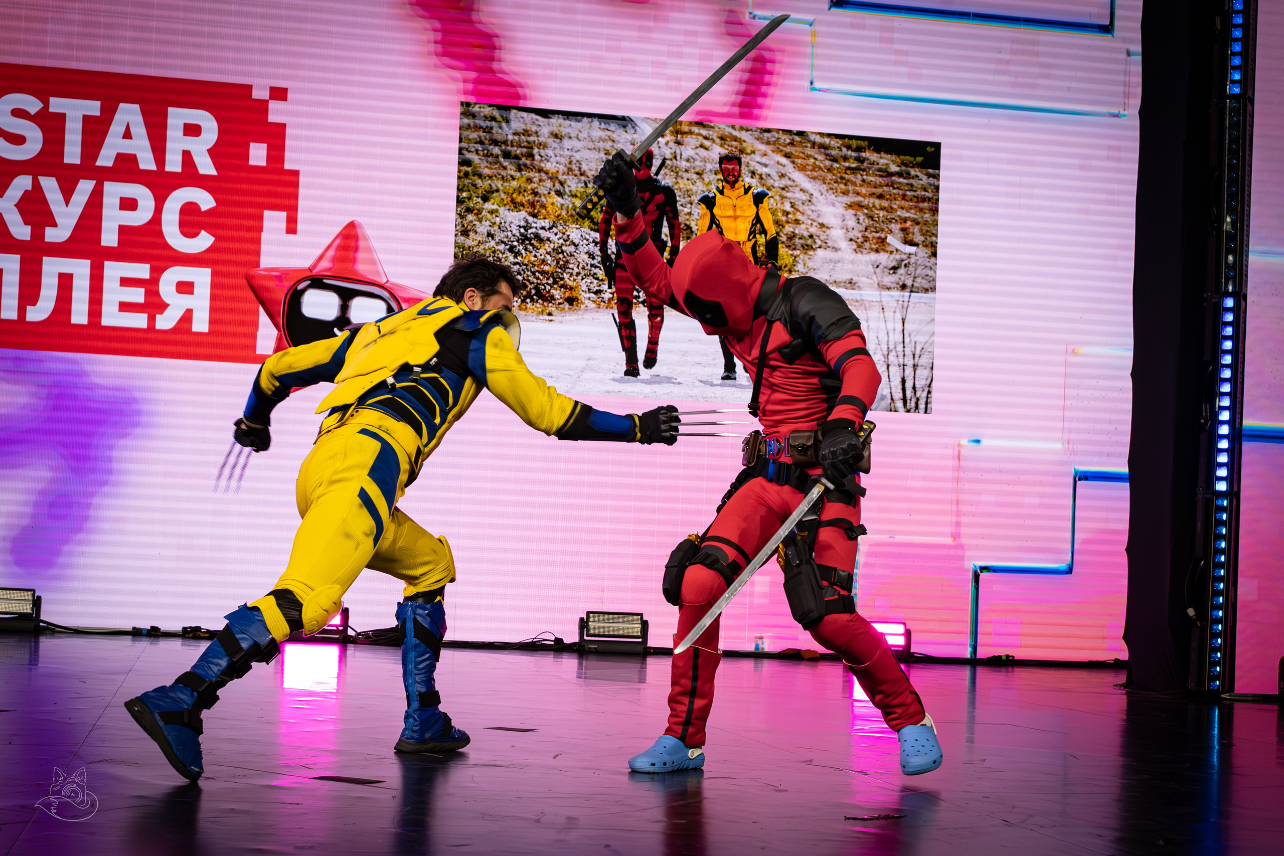 Сцена РЭД ЭКСПО 2024. Косплей фотограф