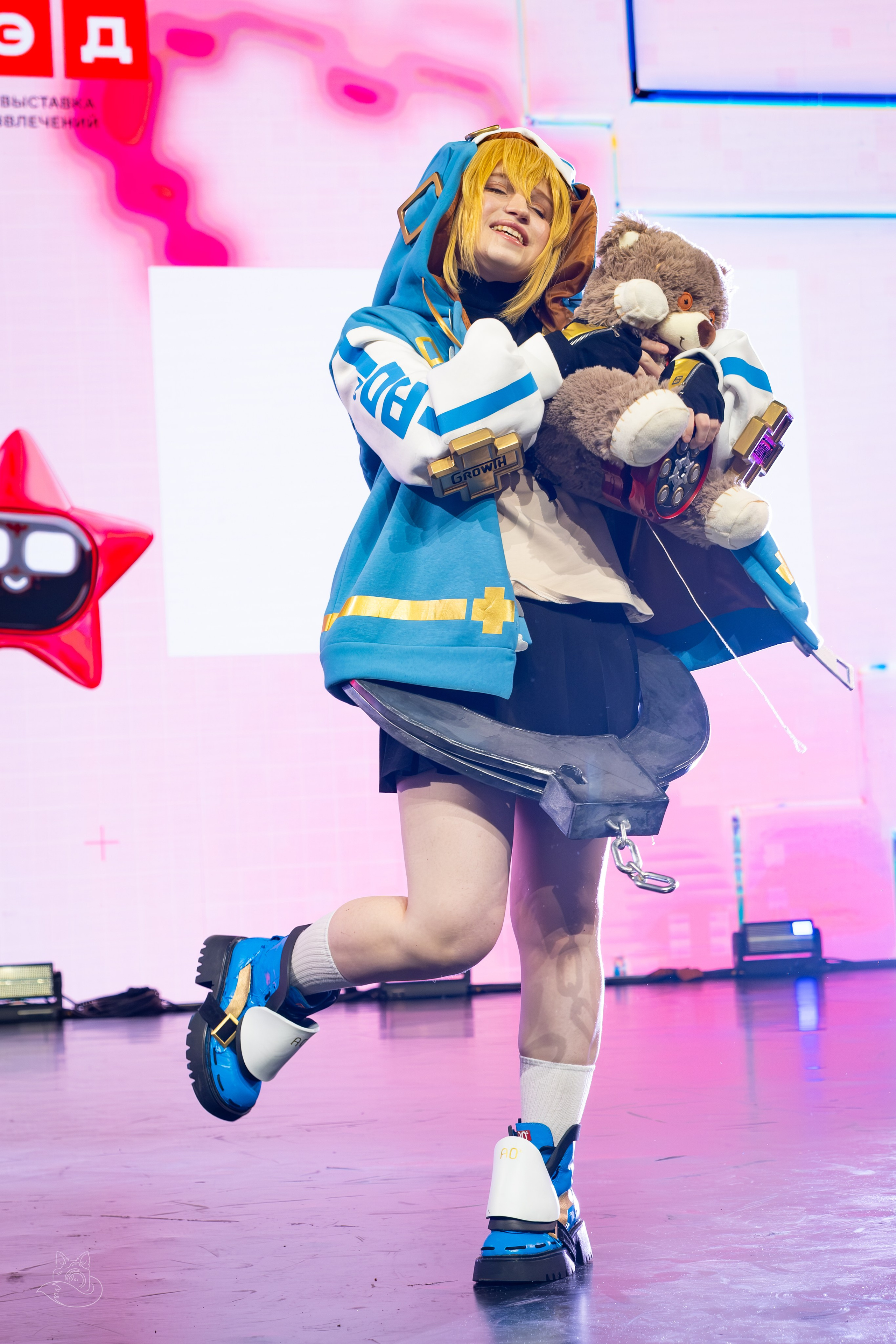Сцена РЭД ЭКСПО 2024. Косплей фотограф