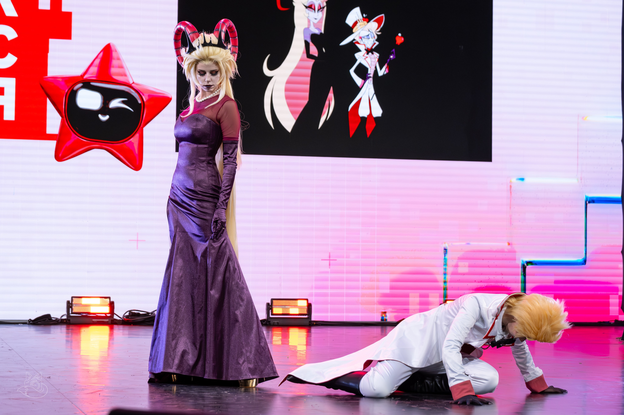 Сцена РЭД ЭКСПО 2024. Косплей фотограф