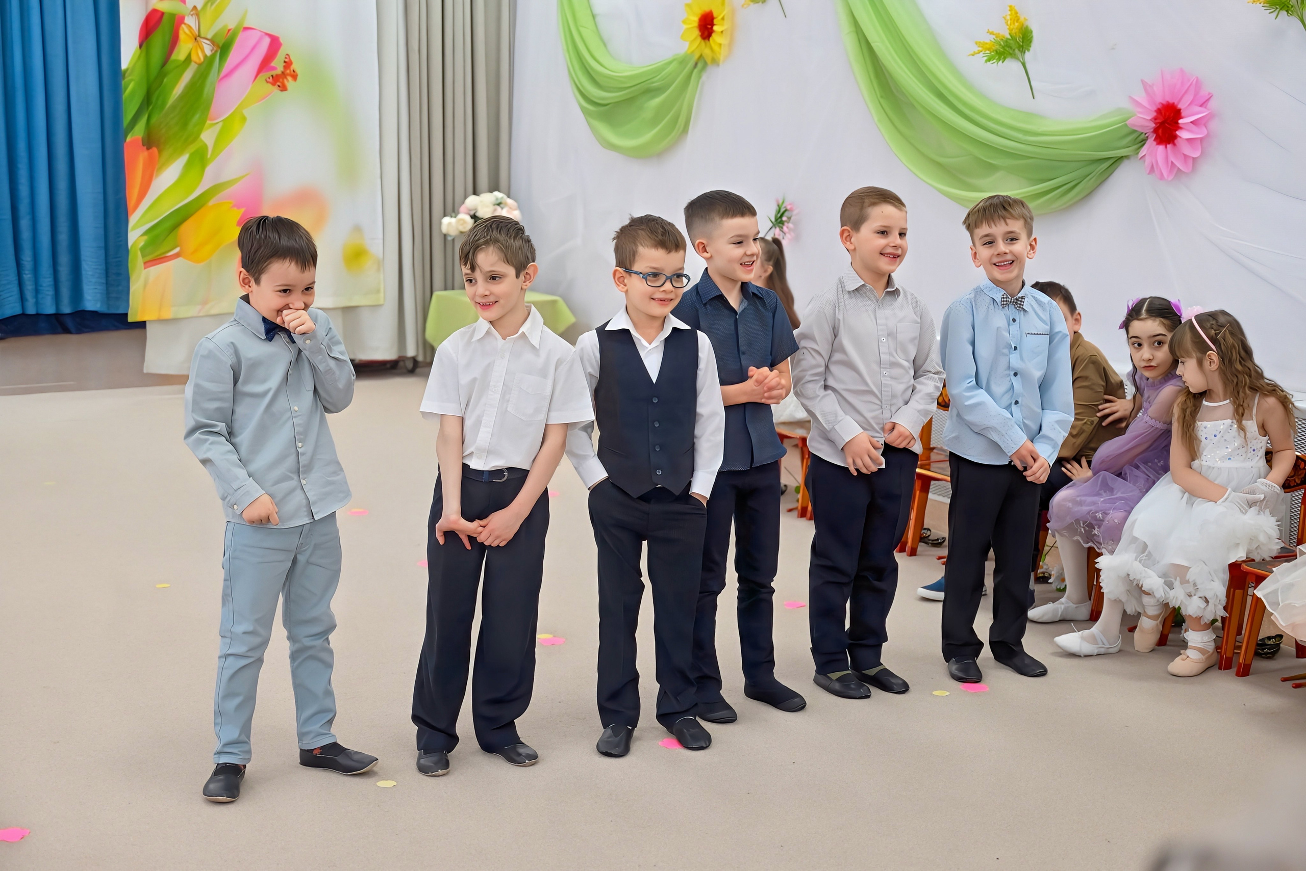 Праздник в группе Цветик семицветик. Семейный и детский фотограф Москва