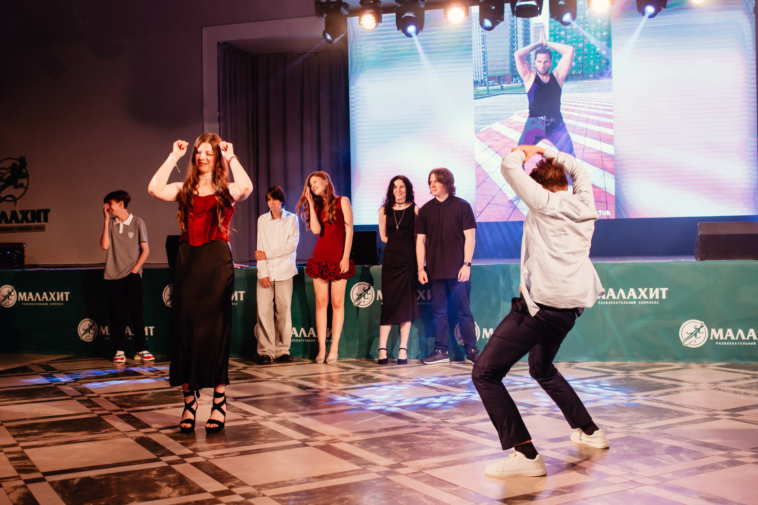 Выпускной 2025 (9класс) 124 школа. Фотограф в Челябинске Ополихина Анна