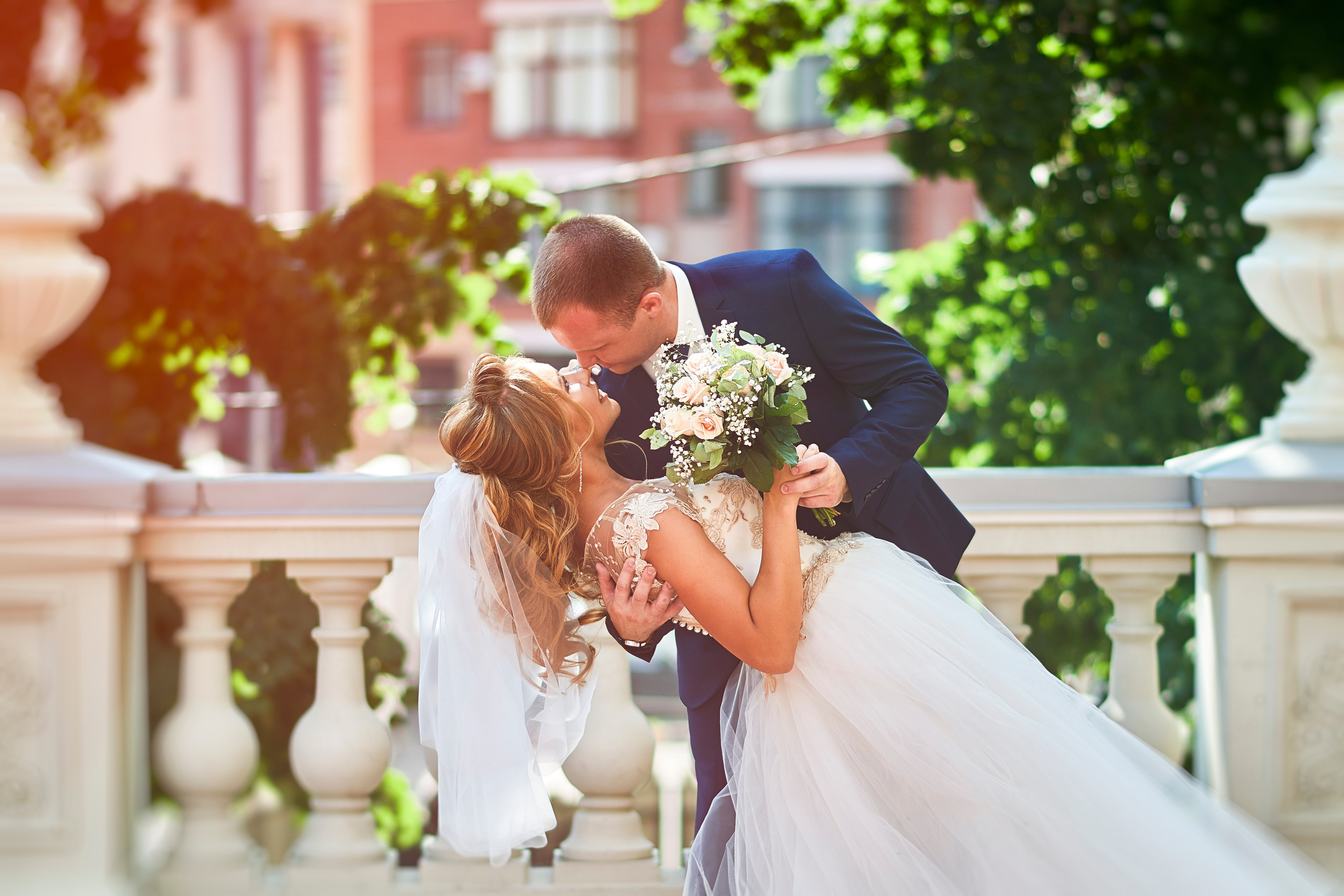 Свадебная Фотосессия в г. казани | Фотограф на Свадьбу в г. Казани Фотограф Садег Азарми тел. +79172288430 ✔ Сборы невесты и жениха✔ Утро невесты (детали, эмоции, подготовка)✔ Репортажная съёмка ЗАГСа и выездной регистрации✔ Свадебная прогулка✔ Фотосъёмка банкета и вечеринки✔ Креативные и тематические свадьбы✔ Свадьба на природе (лайфстайл)✔ Девичники и мальчишники