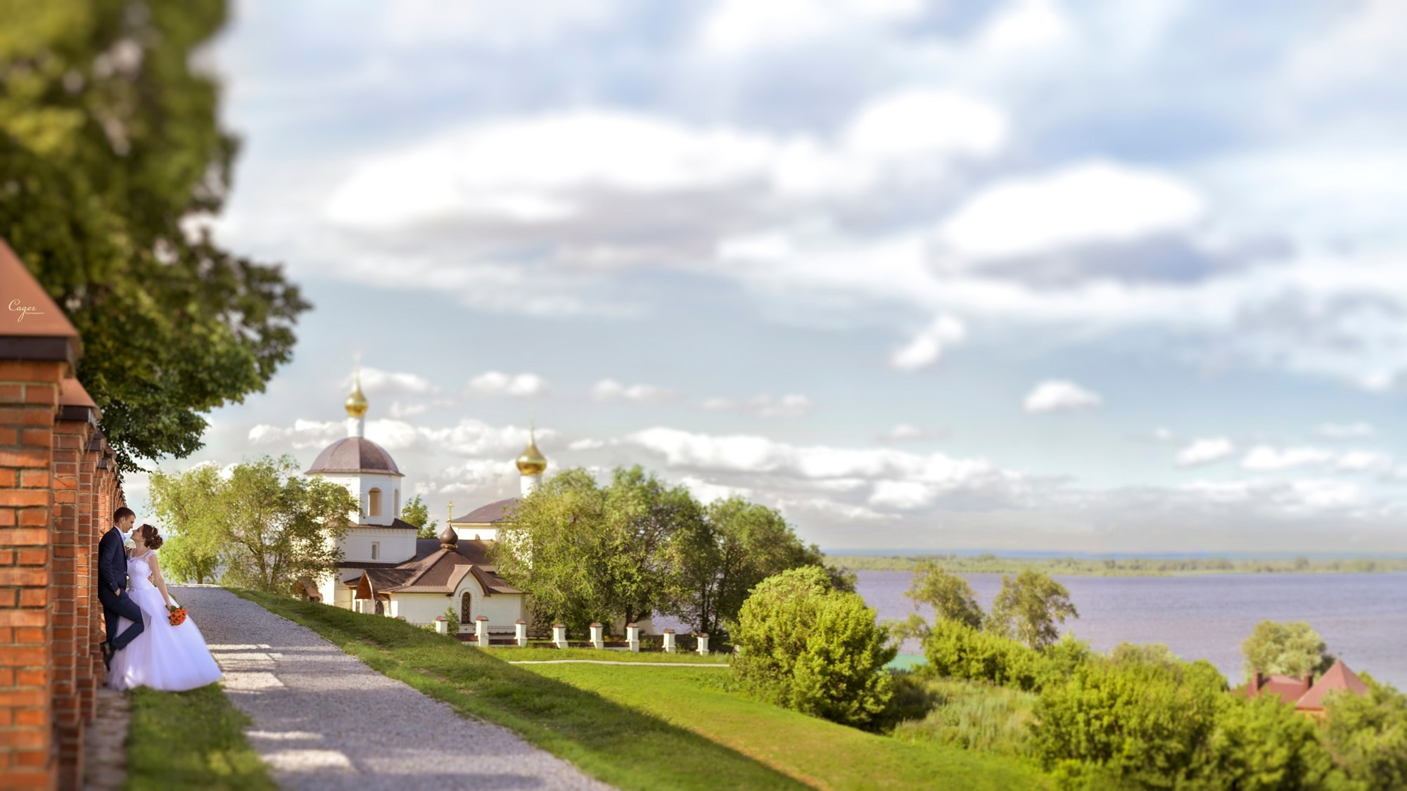 Свадебная Фотосессия в г. казани | Фотограф на Свадьбу в г. Казани Фотограф Садег Азарми тел. +79172288430 ✔ Сборы невесты и жениха✔ Утро невесты (детали, эмоции, подготовка)✔ Репортажная съёмка ЗАГСа и выездной регистрации✔ Свадебная прогулка✔ Фотосъёмка банкета и вечеринки✔ Креативные и тематические свадьбы✔ Свадьба на природе (лайфстайл)✔ Девичники и мальчишники