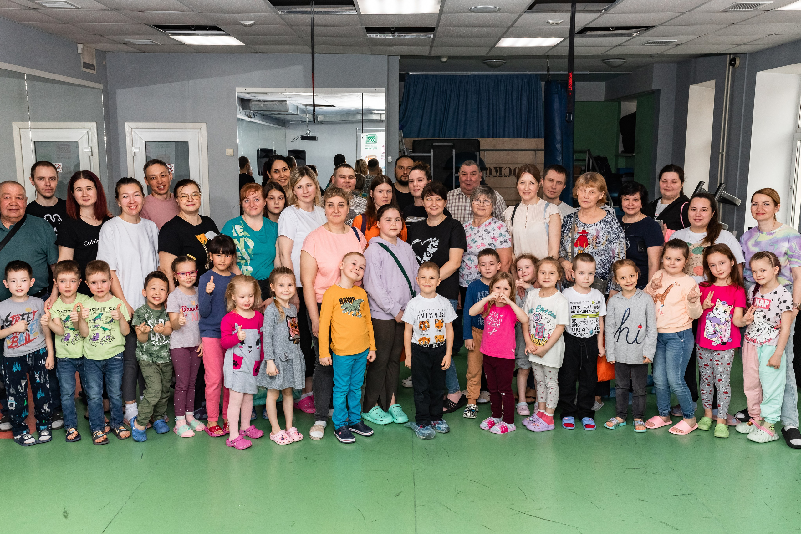 Репортажная съёмка. Дельфиньи игры. Бодибум Пермь. Фотограф Пермь. Свадьбы. Семья и дети, школа, д. сад. Фотокниги