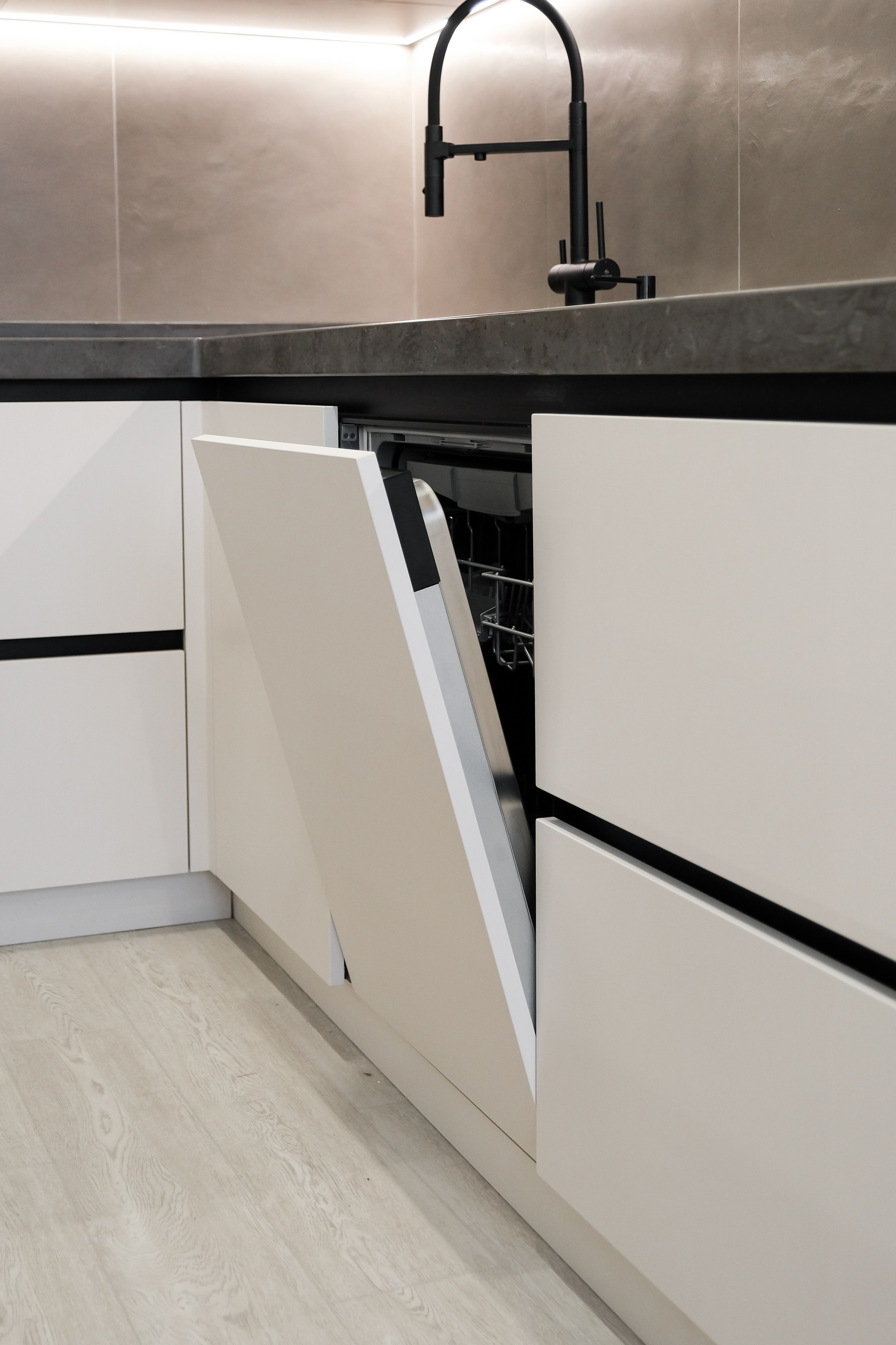 Мебель на заказ Томск по дизайн проекту. Кухни Шкафы | ГУДРУМ. ГУДРУМ — Мебель на заказ в Томске | Кухни | Шкафы | Стулья и Столы