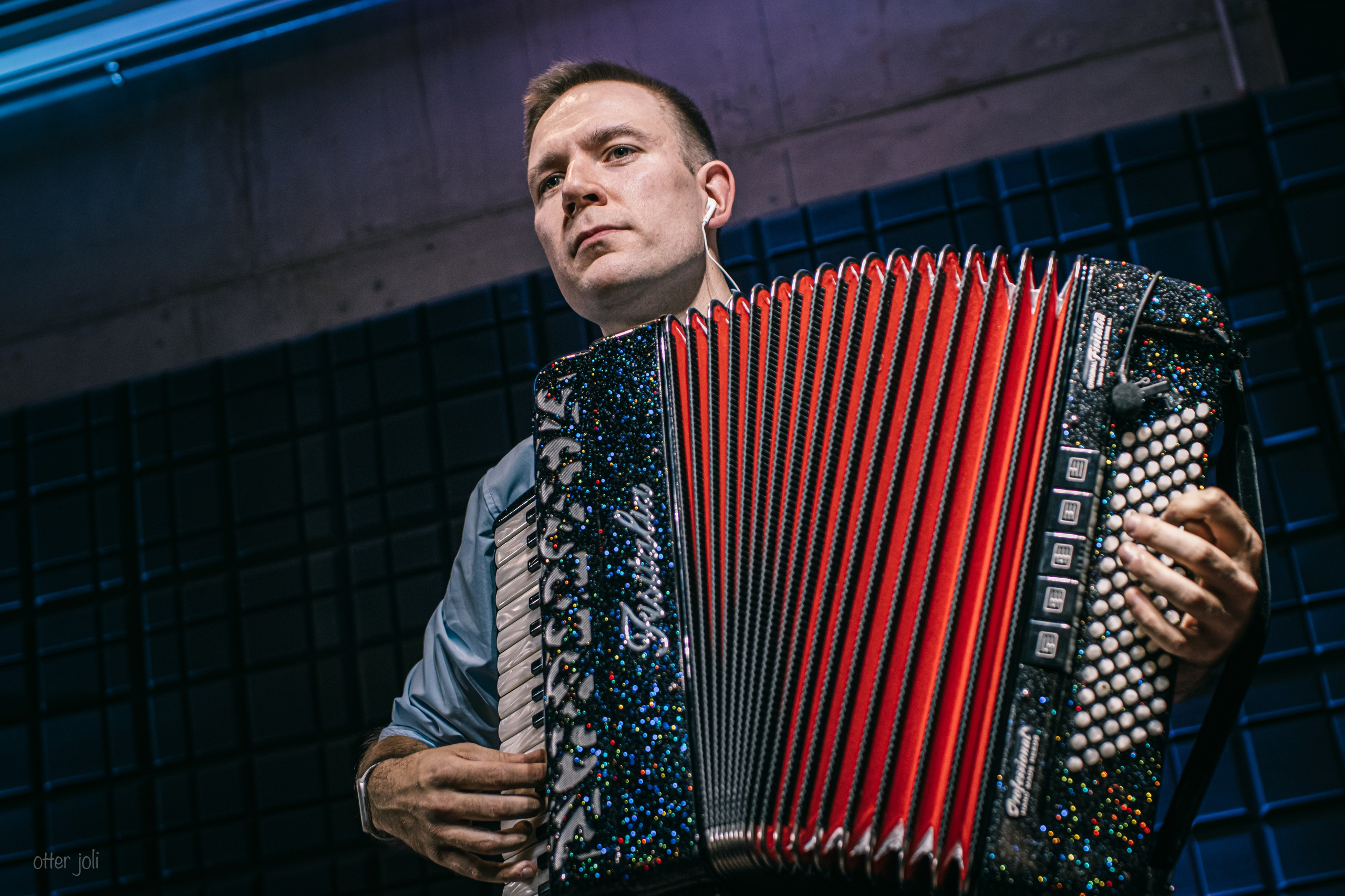 STREET ACCORDION. Концертный репортёр Валерия Сафина