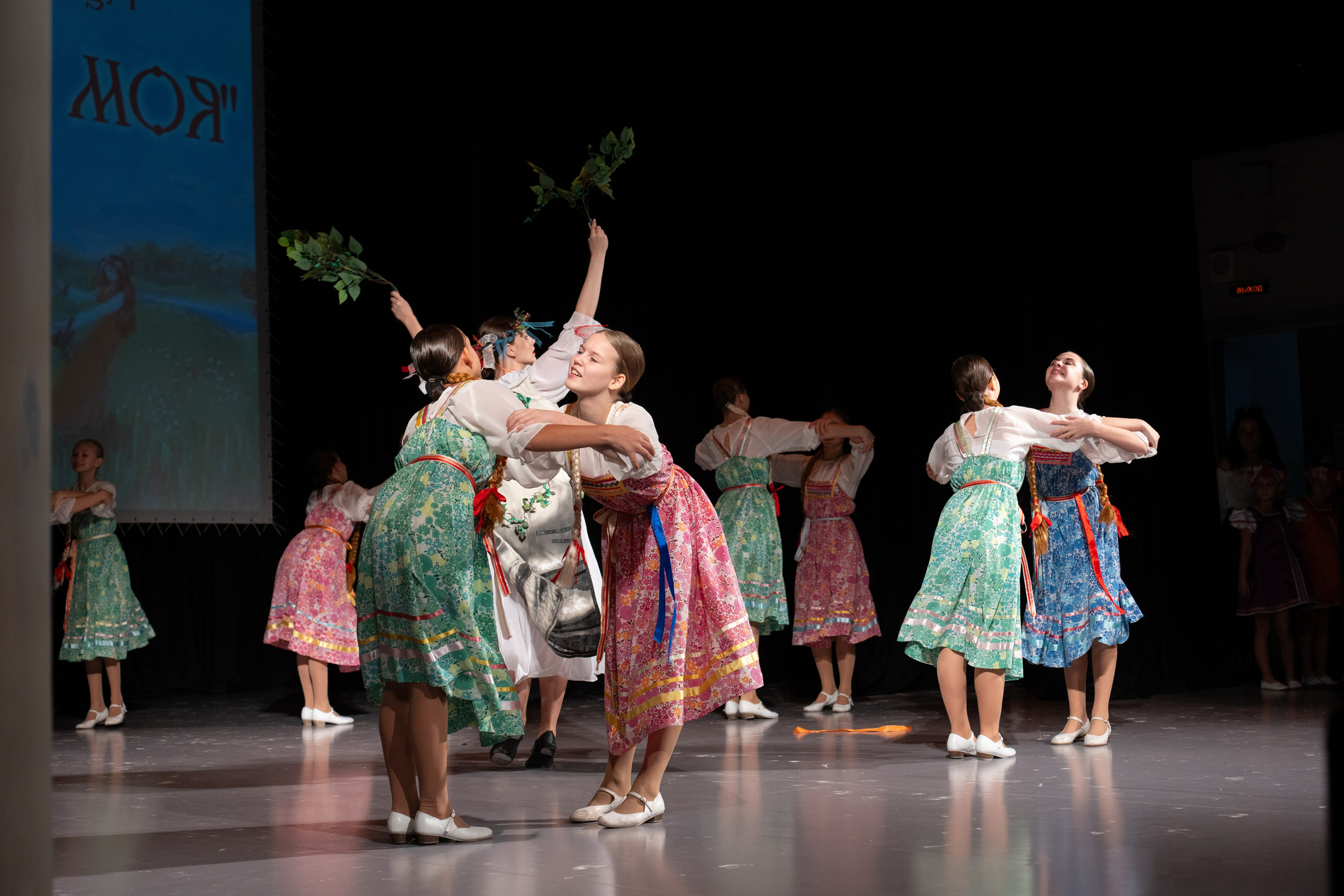 Народный танец. Репортажная съёмка в Санкт-Петербурге, Константин Петров