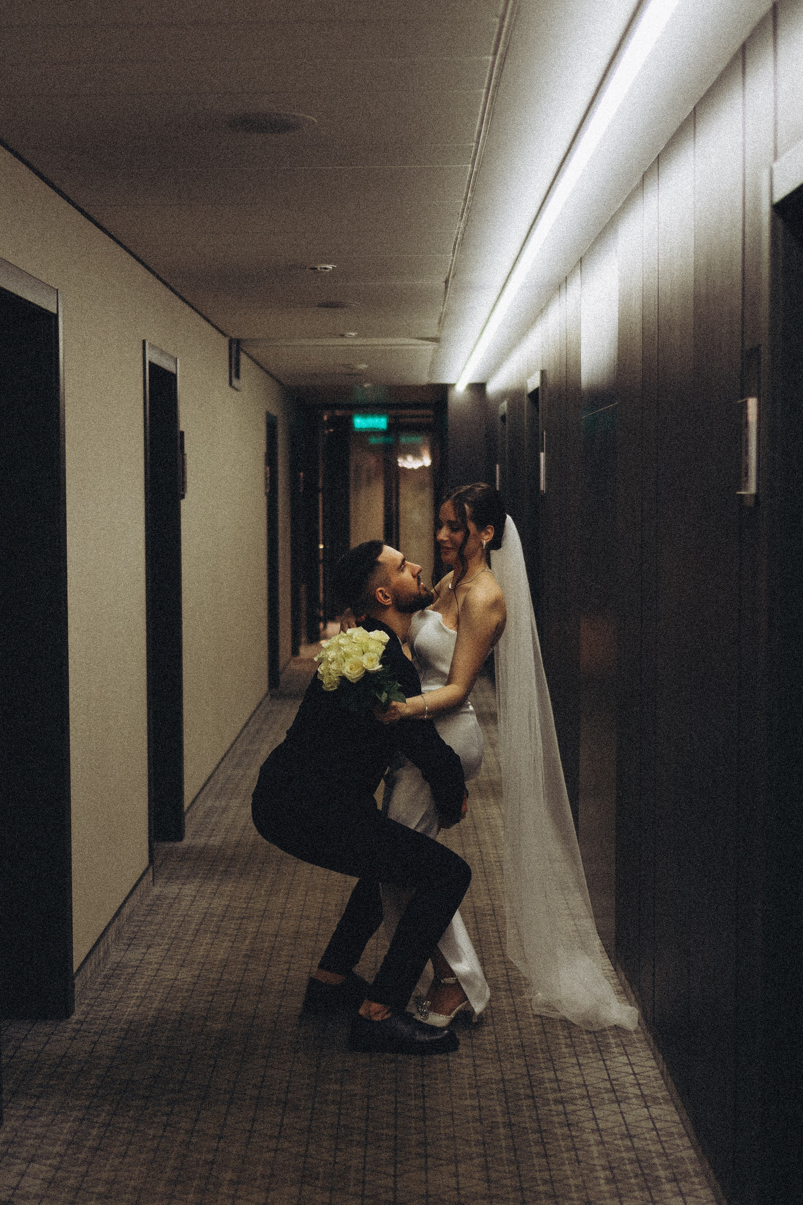 СВАДЕБНАЯ СЬЕМКА СБОРОВ ЖЕНИХА И НЕВЕСТЫ В ОТЕЛЕ И ТАКЖЕ ФОТОСЕССИИЯ В ОТЕЛЕЕ МЕГАПОЛИС БРЯНСК. Профессиональный фотограф, Санкт-Петербург — Виктория Богомолова