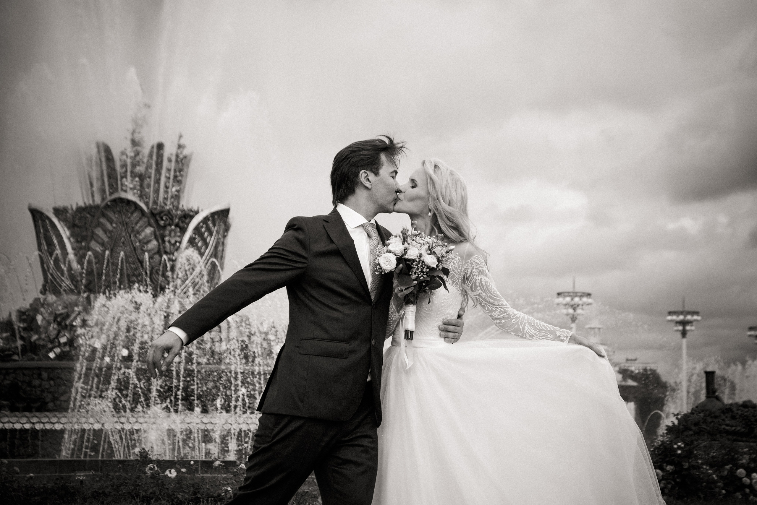 Свадебная фотосессия на ВДНХ. Свадебный и семейный фотограф в Москве и Подмосковье Лариса Козлова