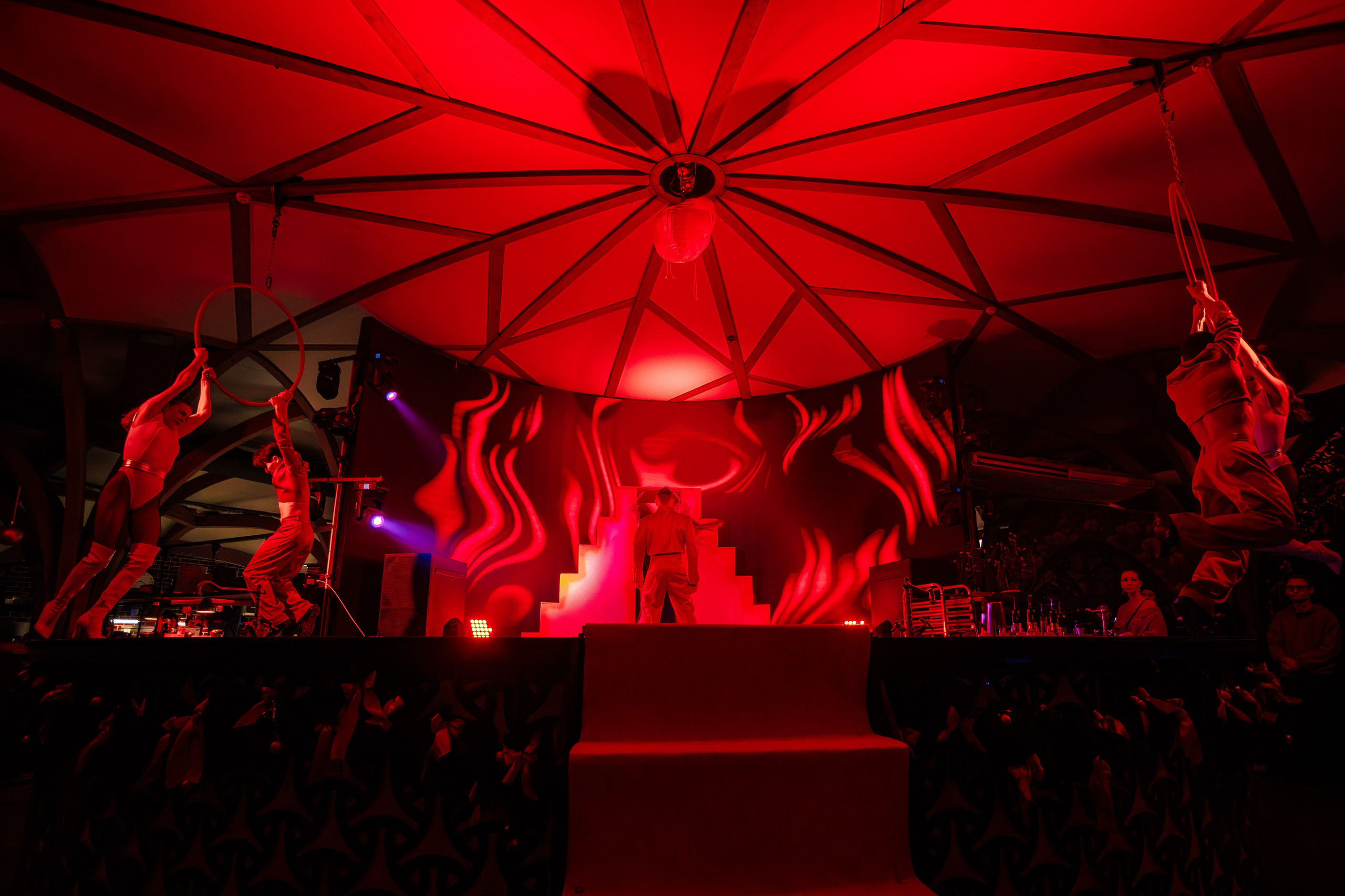 Городской корпоратив в PTIZZA_Ялта_29.12.2025. Аминов Руслан | Фотограф