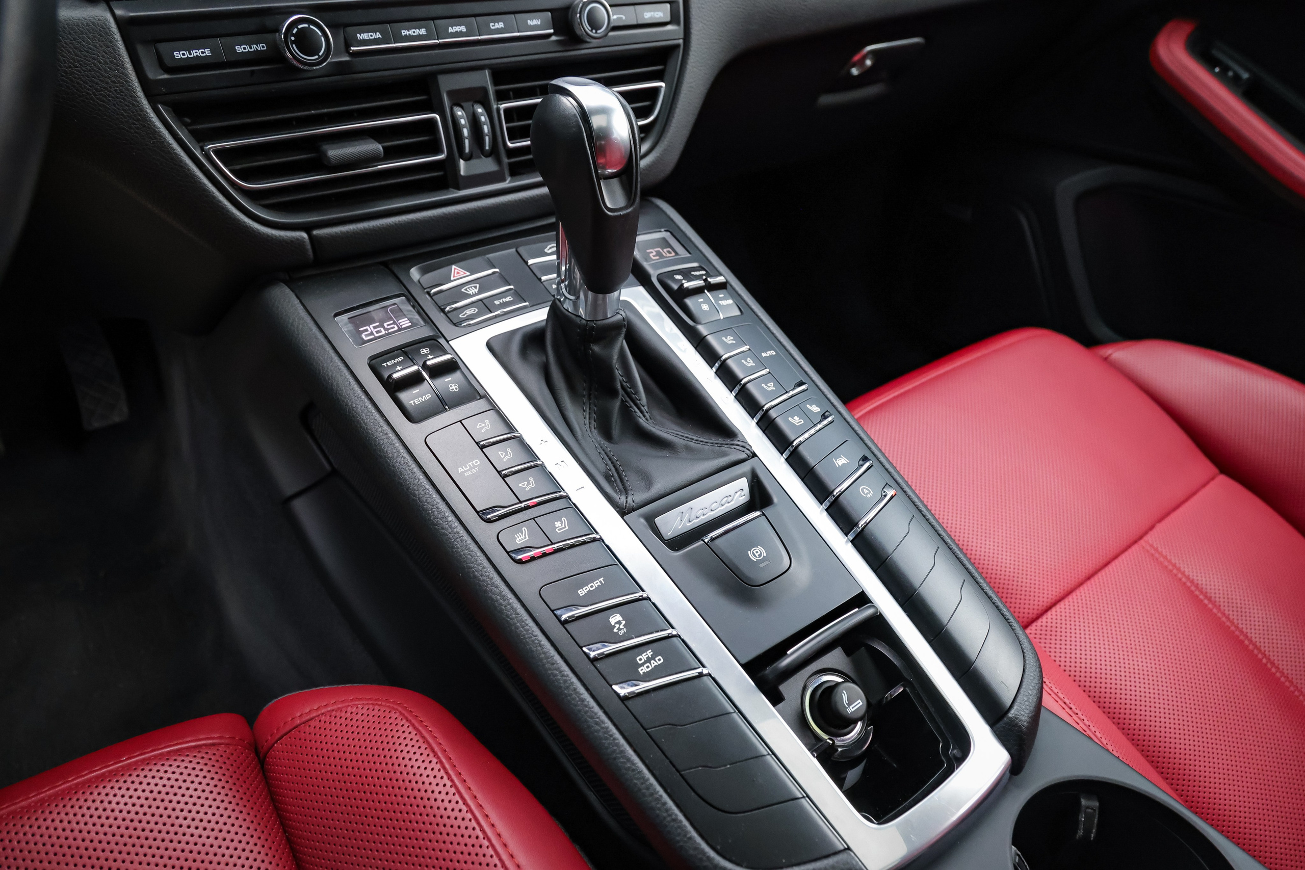 2021 PORSCHE MACAN S. Mixturecaptures