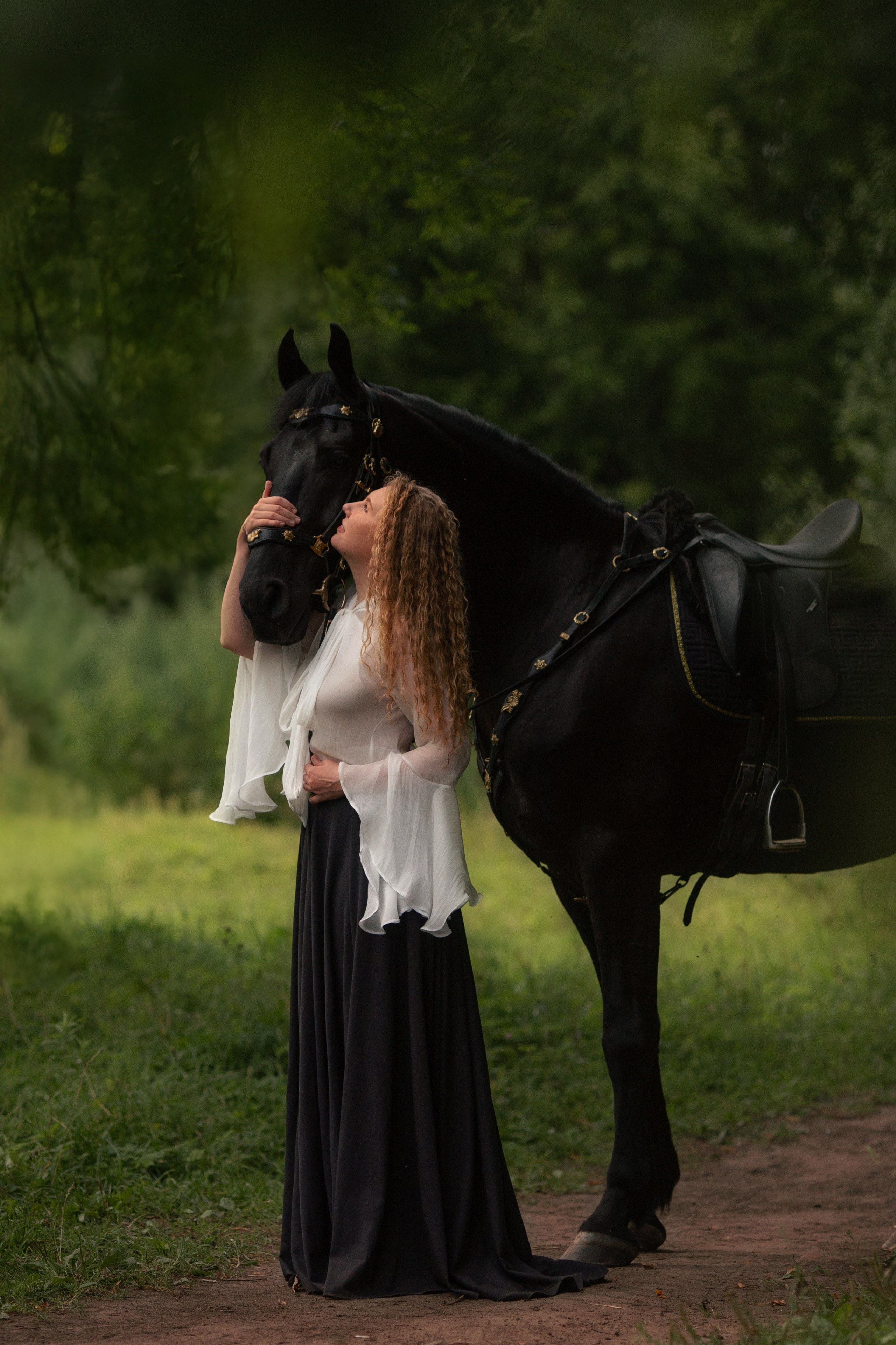 Елена и Ван Хельсинг. Фотосессии с лошадьми в Санкт-Петербурге