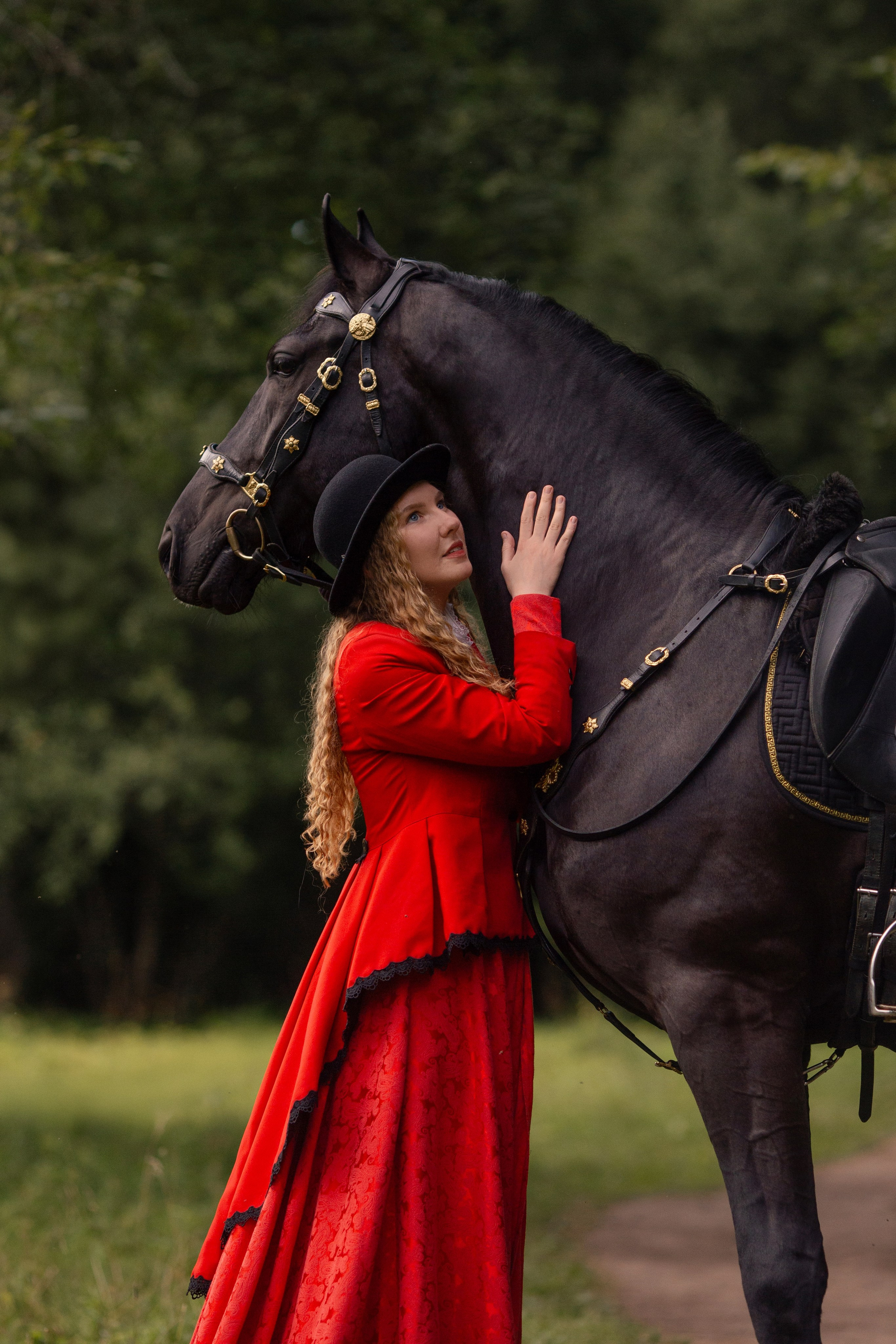 Елена и Ван Хельсинг. Фотосессии с лошадьми в Санкт-Петербурге