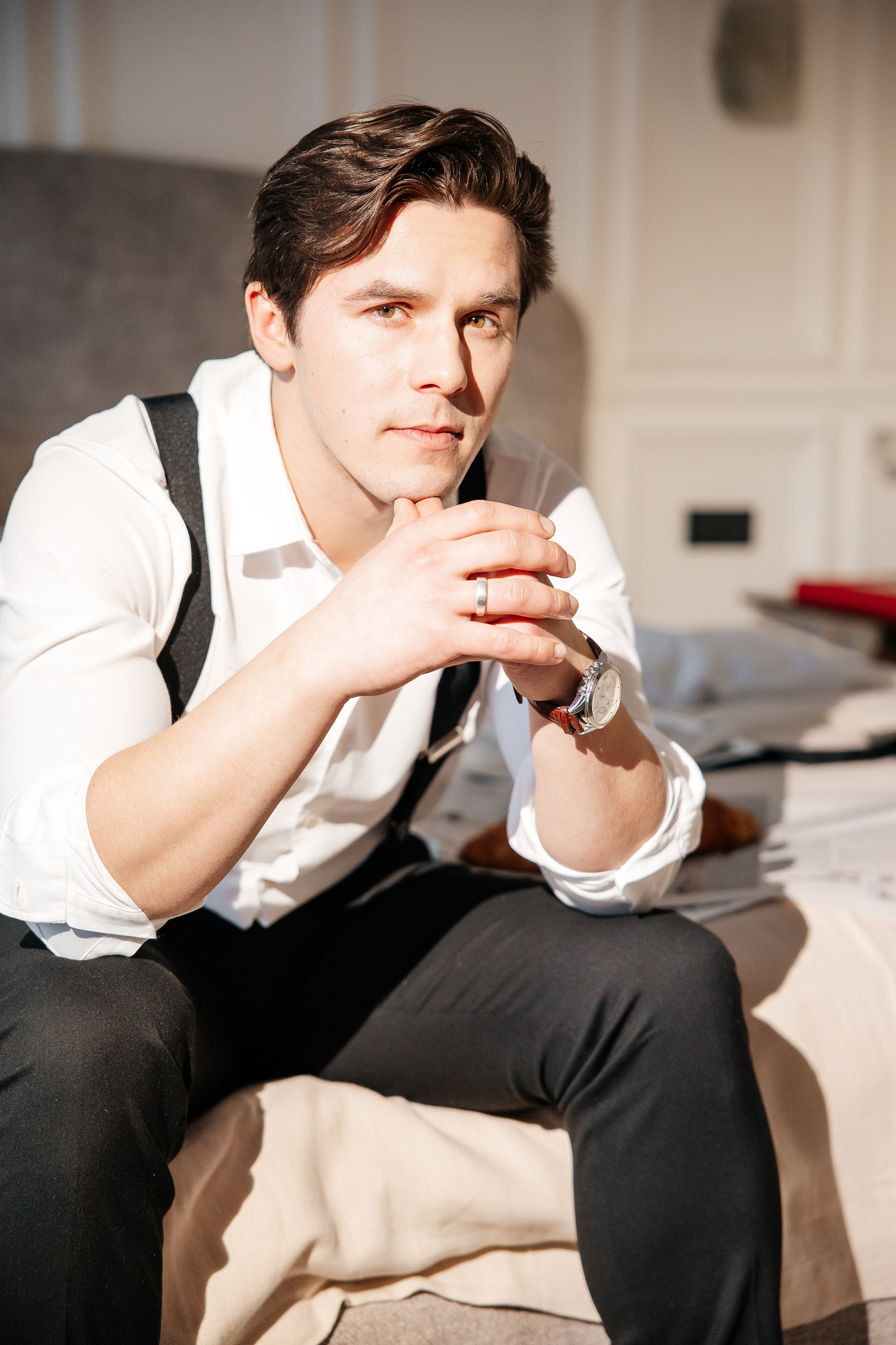 Утро жениха и невесты в отеле. Свадебный и семейный фотограф в Москве Красинская Мария