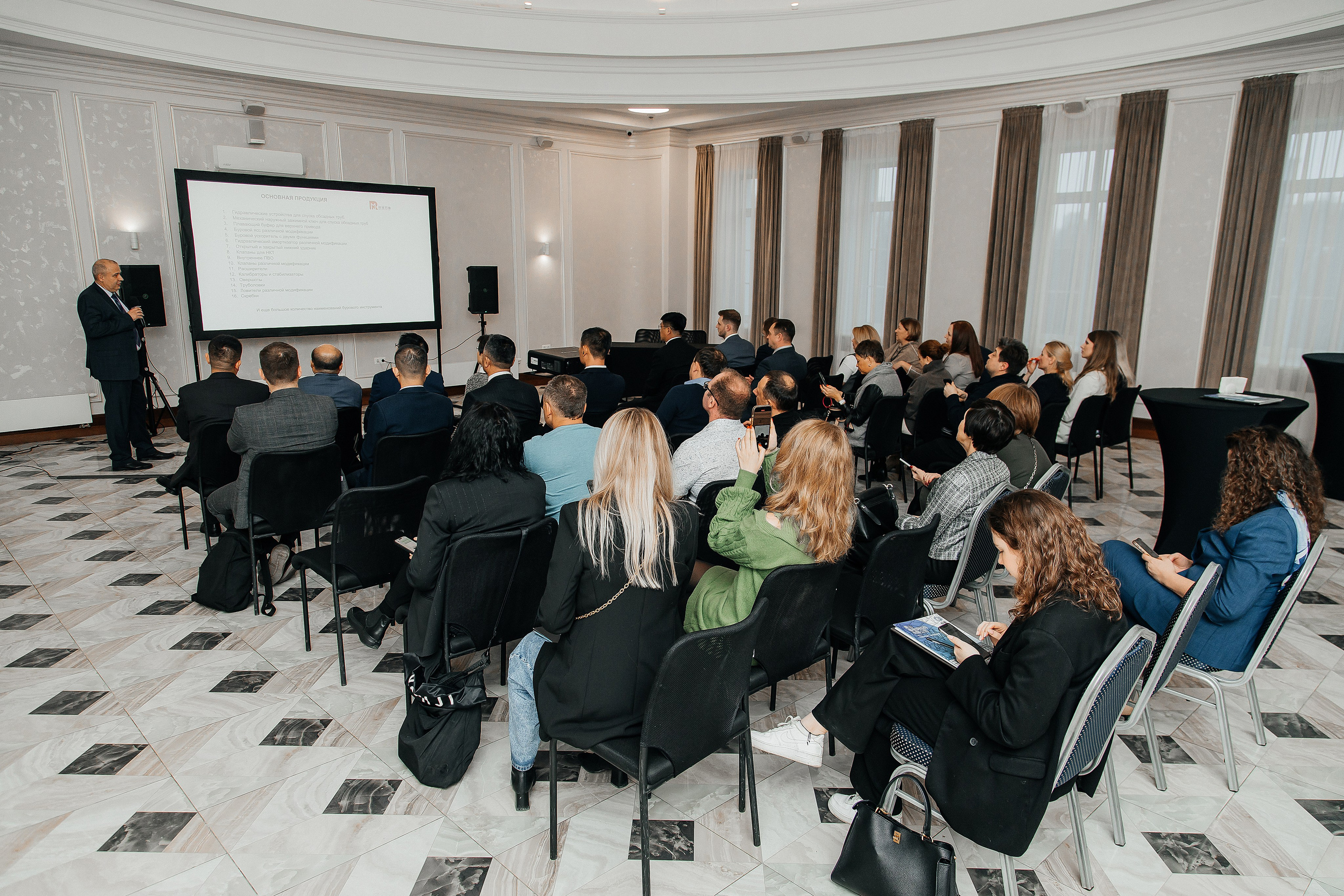 Бизнес — встреча с предпринимателями Китая. Фотограф Екатеринбург Марина Поздеева