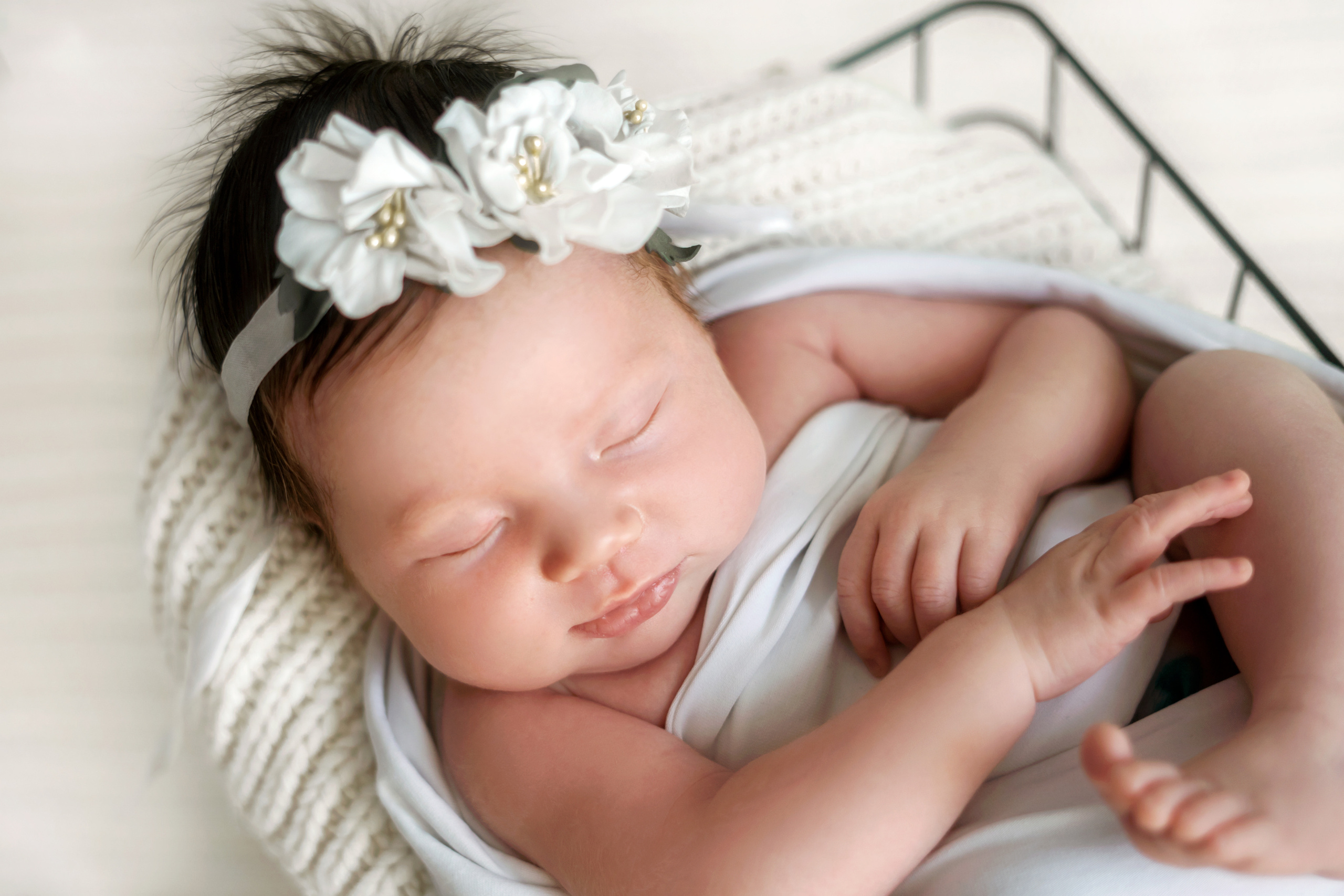 Адель. Съемка новорожденных Тобольск. Мила Посвит Фотограф новорожденных в Тобольске