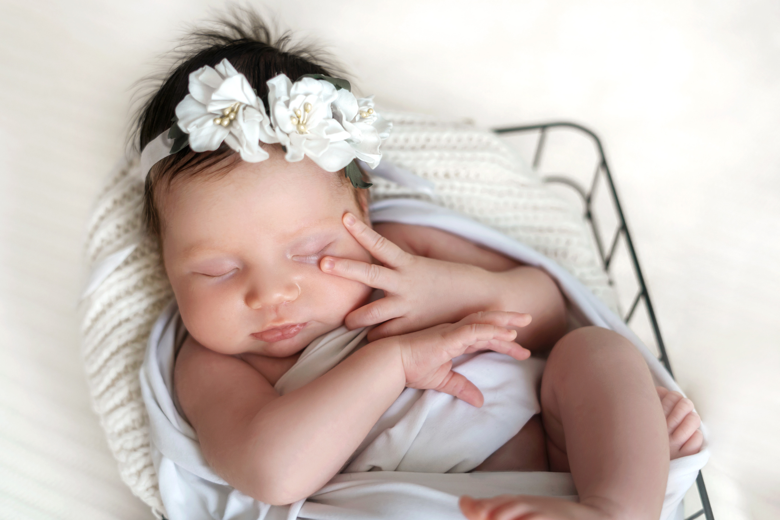 Адель. Съемка новорожденных Тобольск. Мила Посвит Фотограф новорожденных в Тобольске