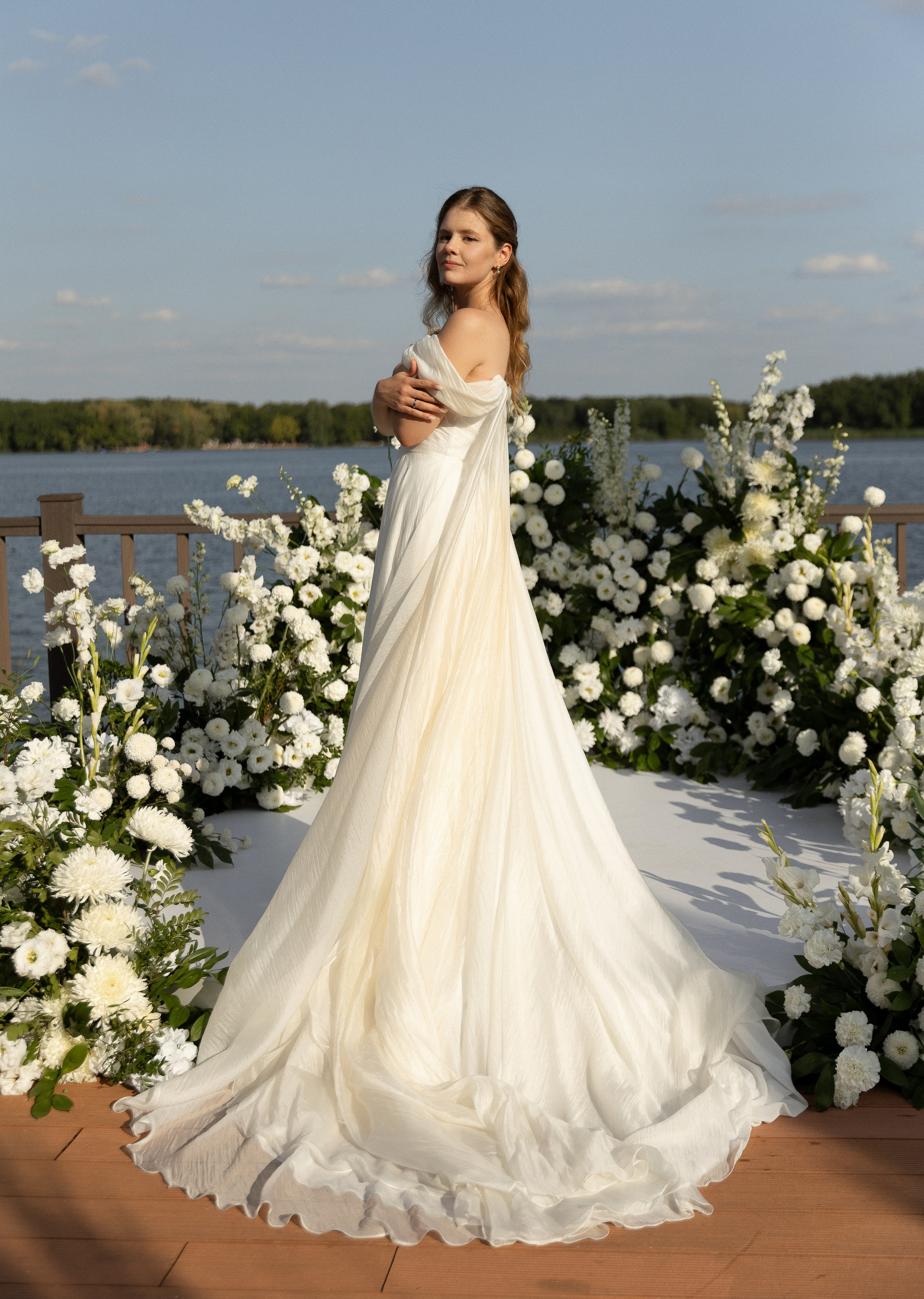 17|08|25. On Emotions агентство