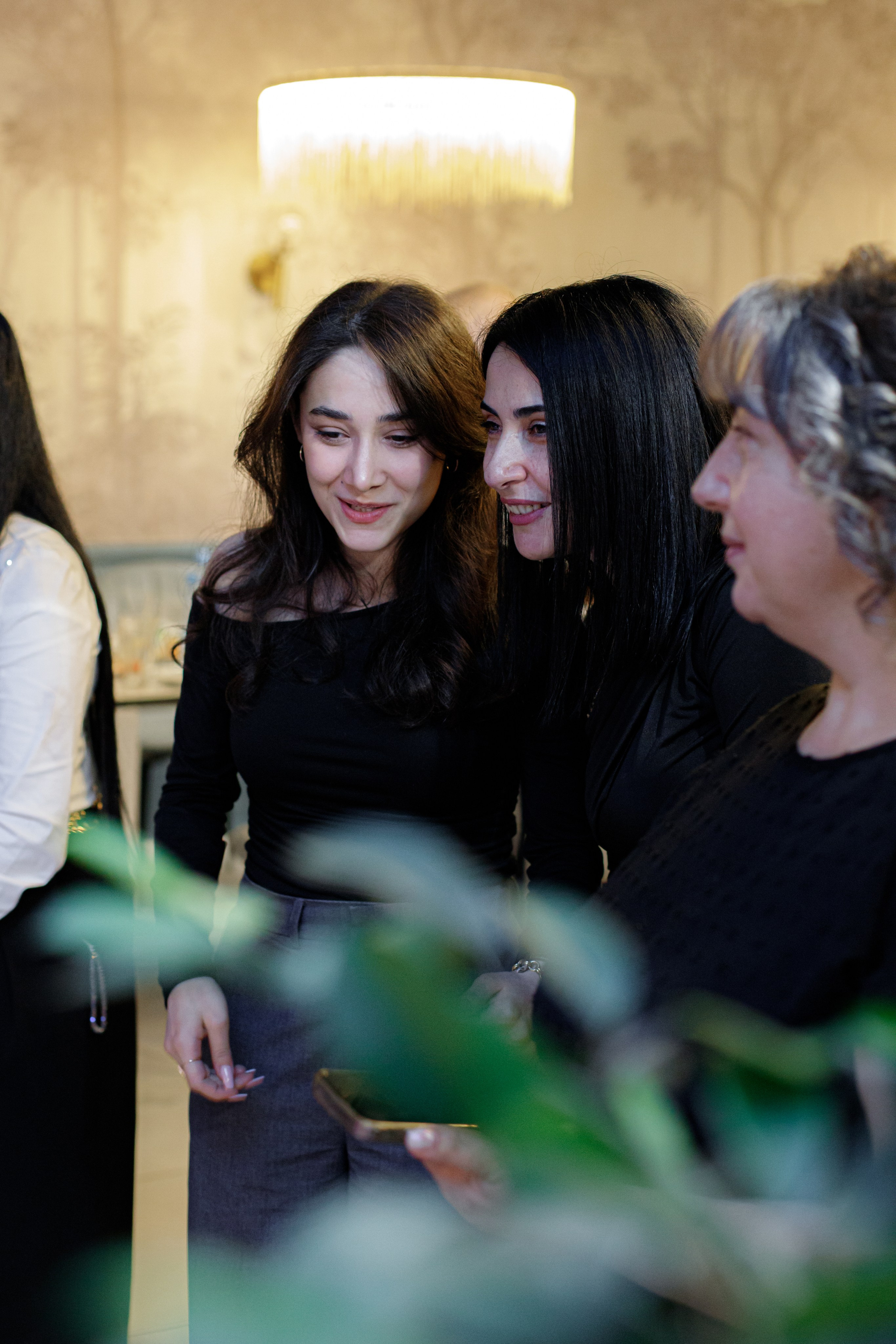 ASIA'S BIRTHDAY PARTY. Photokarish