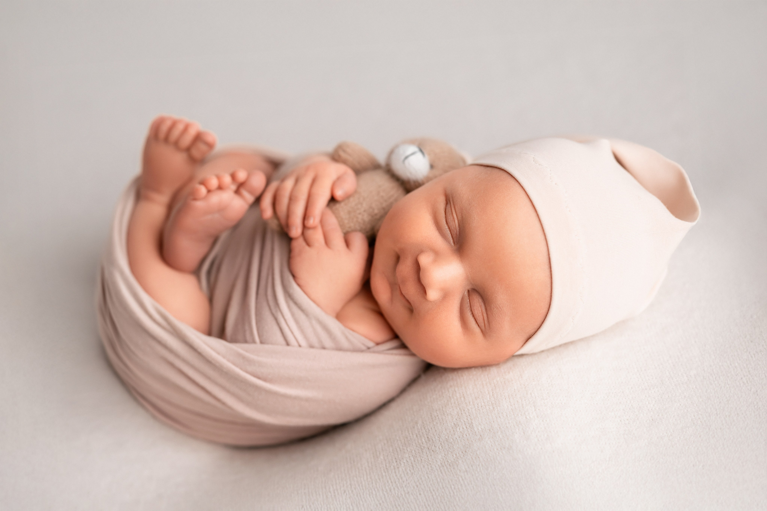 Фотосессия новорожденных в Норильске. Фотограф новорожденных в Норильске Виктория Шагалиева