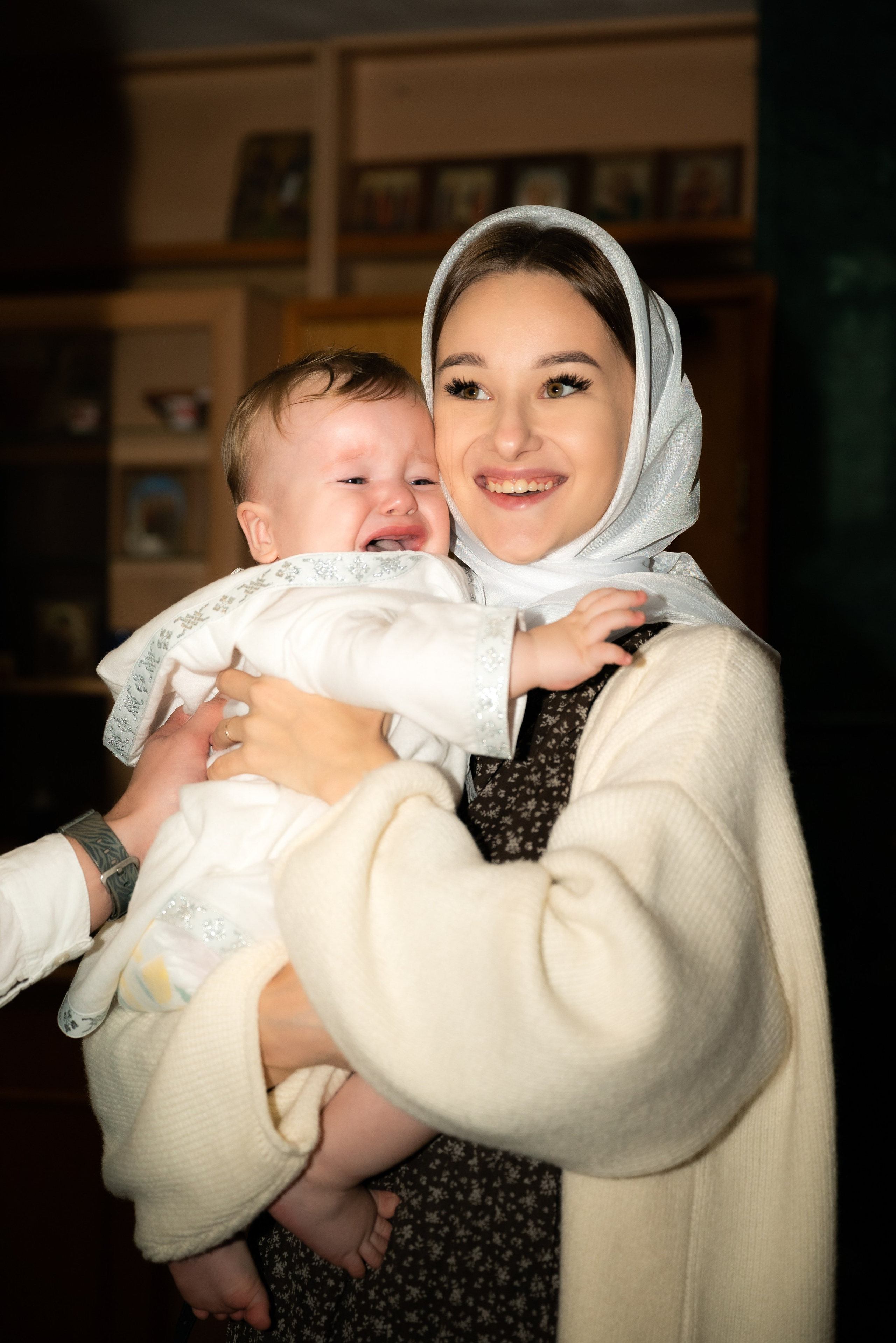 Крещение в Церкви святителя Стефана Пермского в Южном Бутово. Фотограф Ксения Огородова портфолио