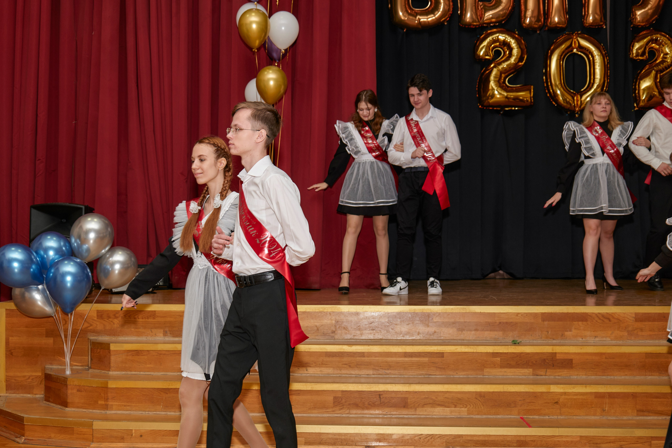 Последний звонок школа 1413. Детский и семейный фотограф г. Москва Оксана Катаджи