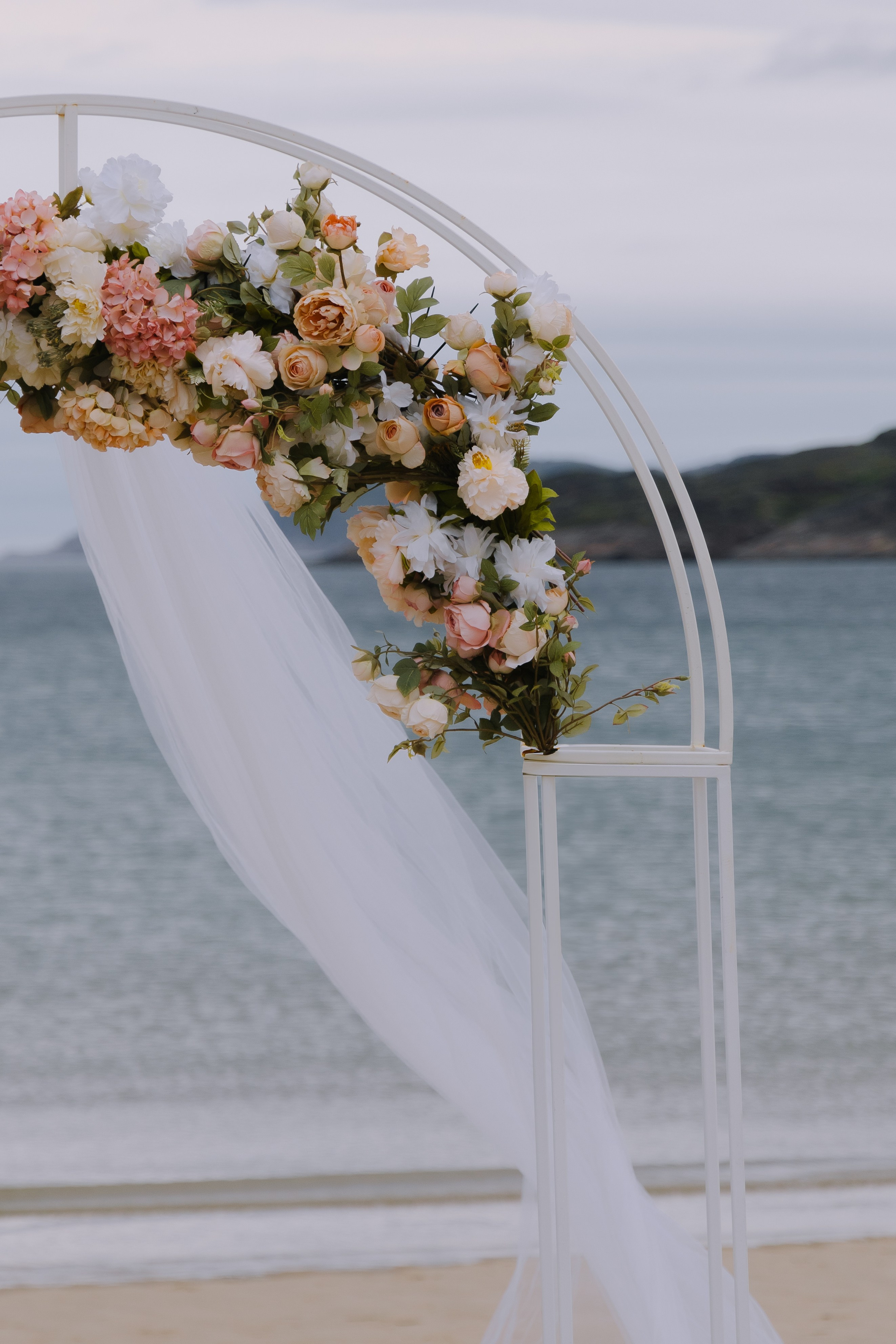 Романтический морской пейзаж на фоне свадьбы в Мурманске и в Териберке