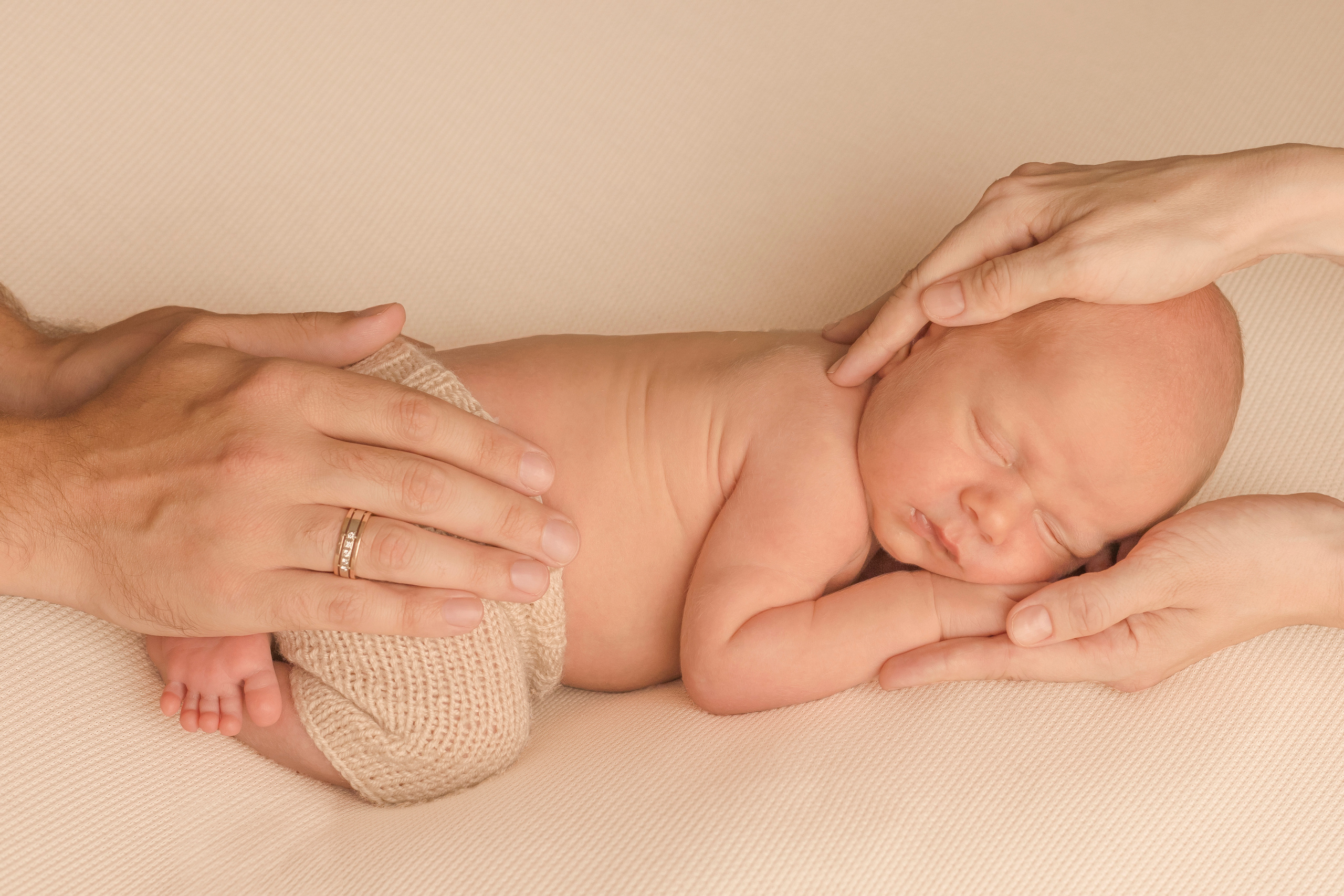 Новорожденные. Фотограф новорожденных Омск —со всем необходимым к вам домой