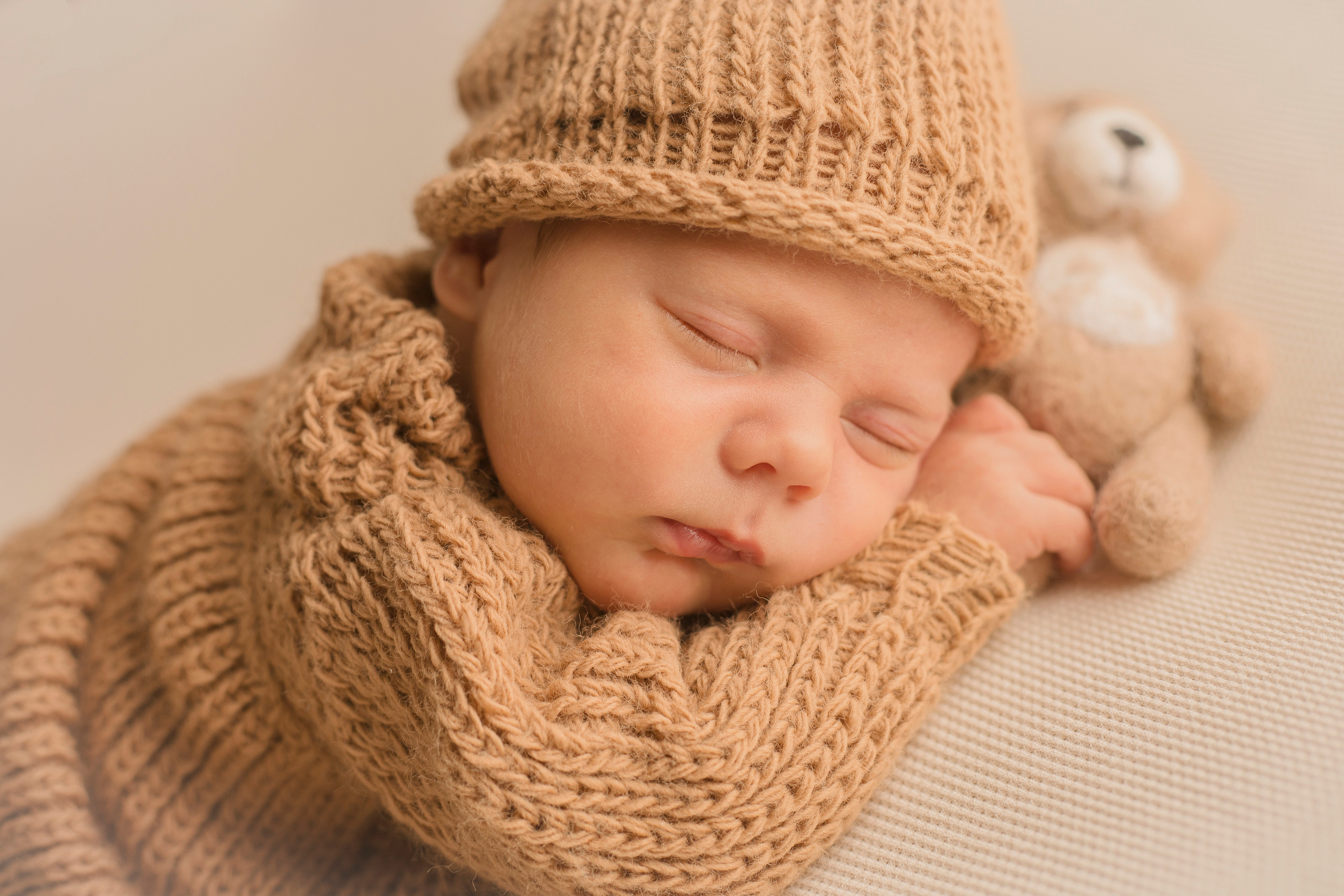 Новорожденные. Фотограф новорожденных Омск —со всем необходимым к вам домой