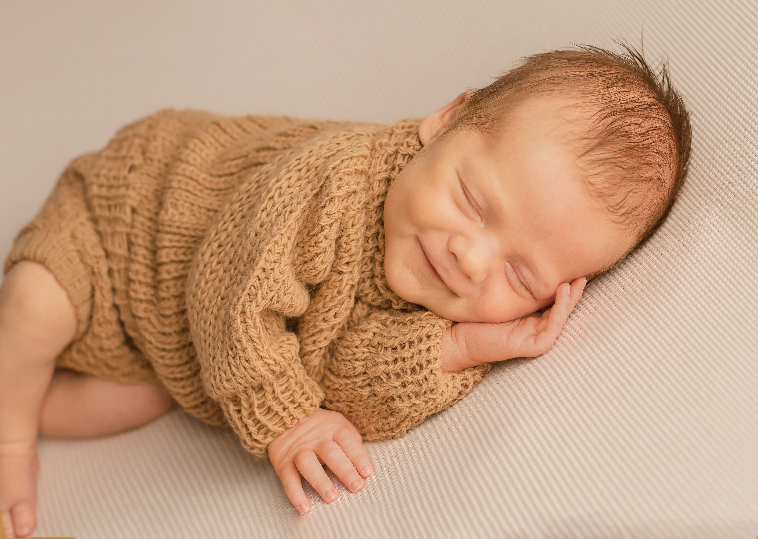 Новорожденные. Фотограф новорожденных Омск —со всем необходимым к вам домой