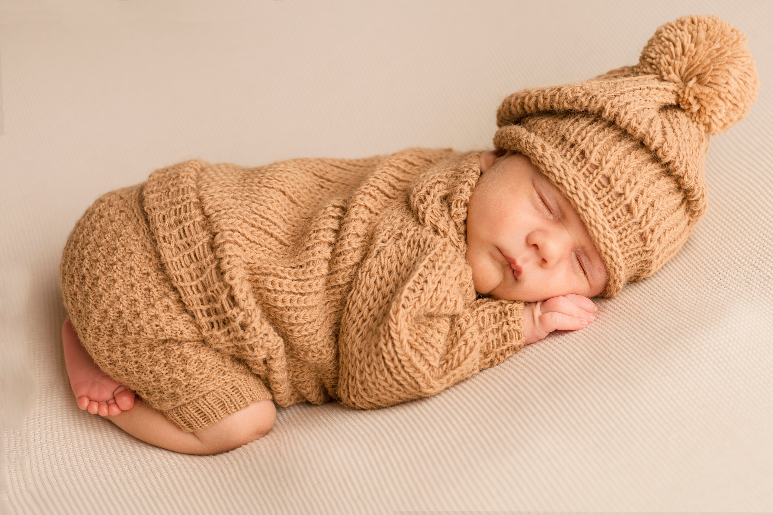 Новорожденные. Фотограф новорожденных Омск —со всем необходимым к вам домой