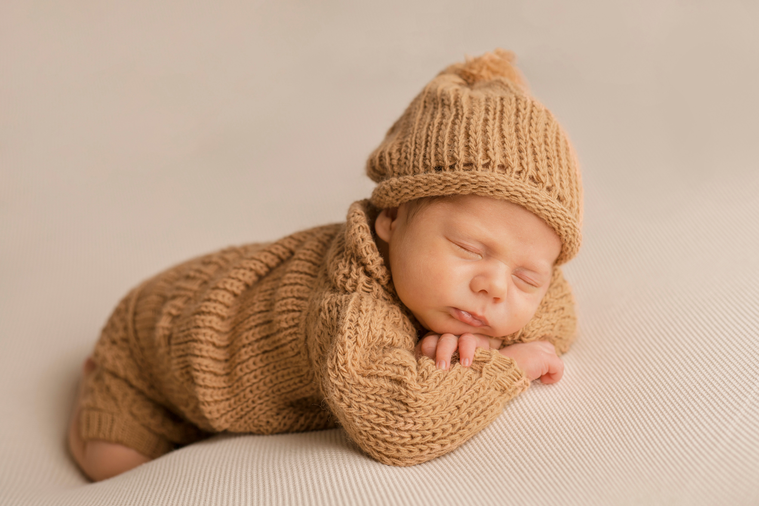 Новорожденные. Фотограф новорожденных Омск —со всем необходимым к вам домой