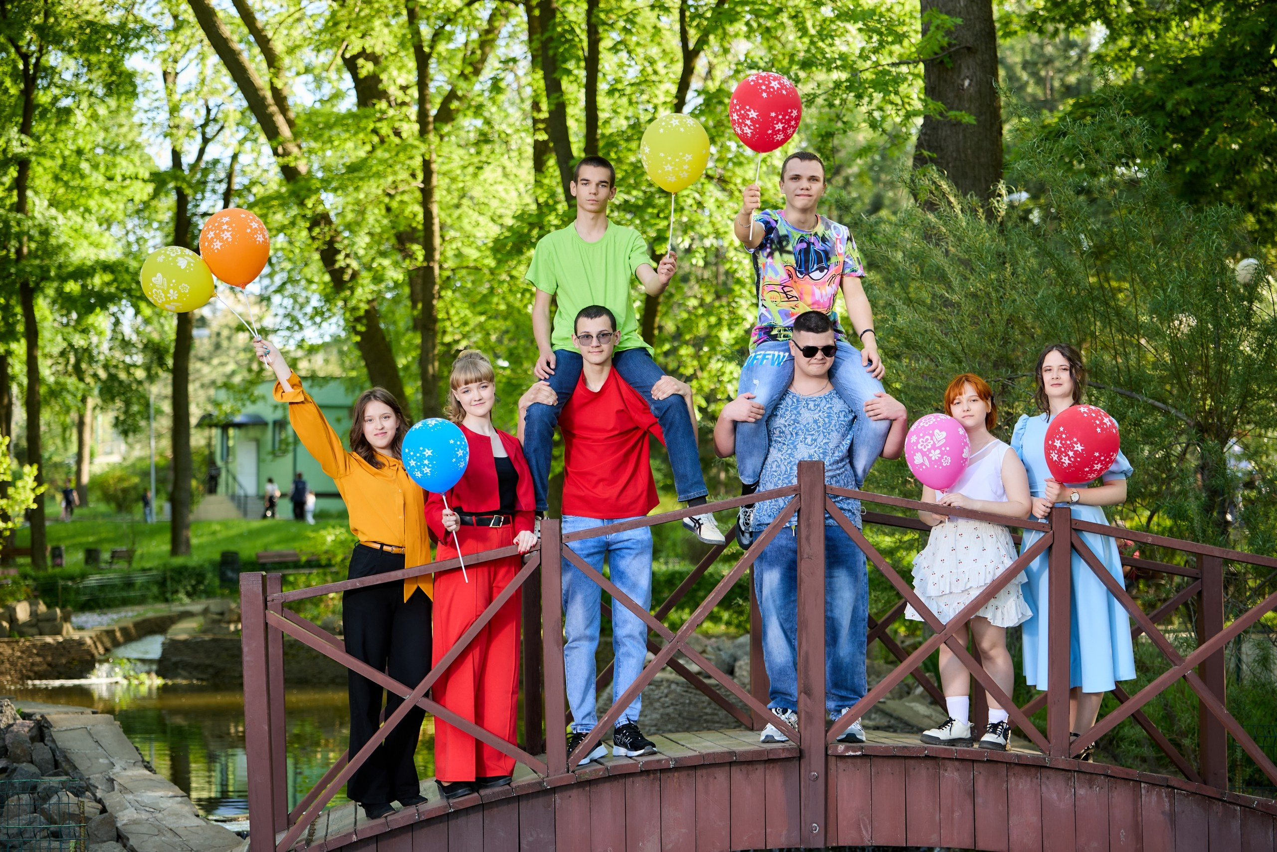 ШКОЛЬНИКИ. ПАРК ЩЕРБАКОВА. Фотограф Татаринов Андрей (Донецк / Макеевка)