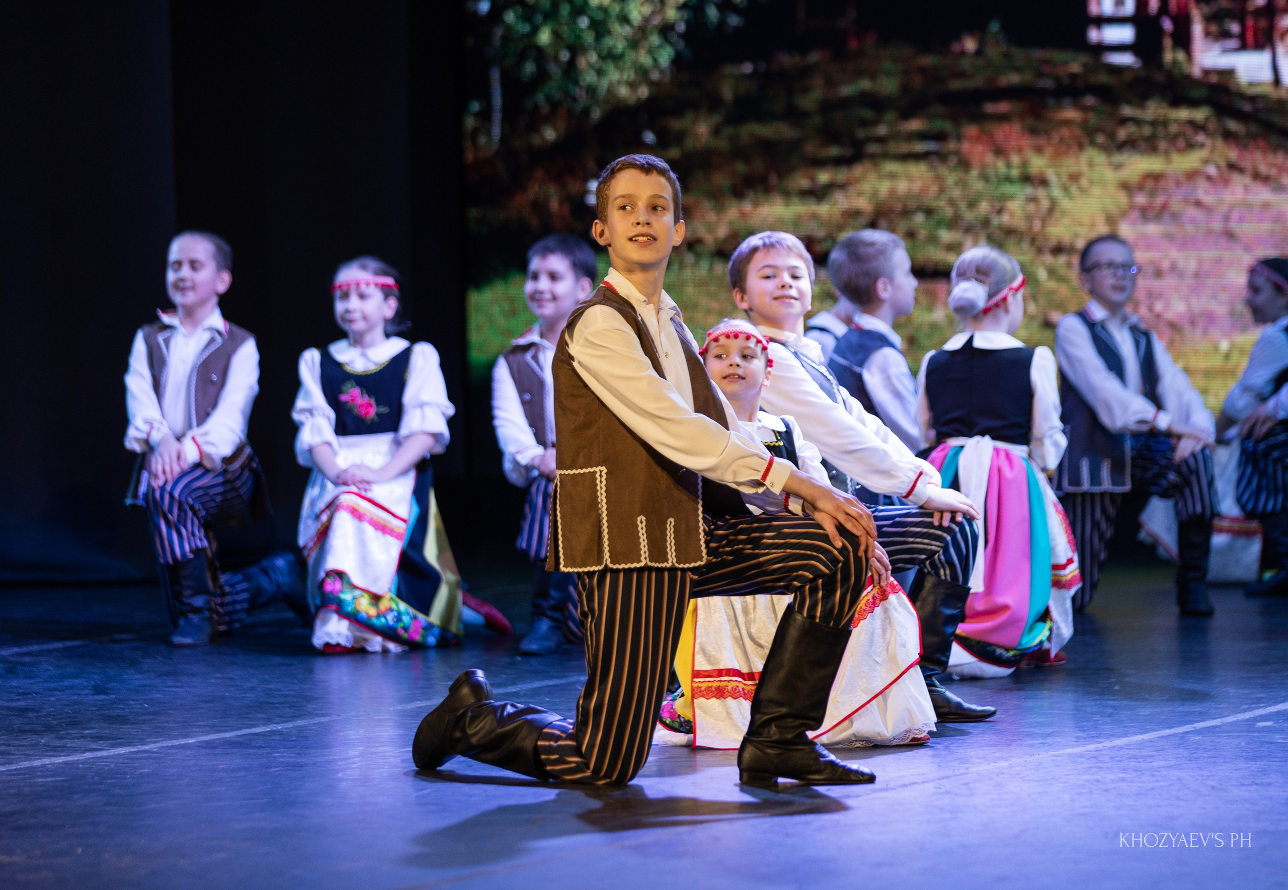 Отчетный концерт Ансамбля танца «Вольный Ветер». Фотограф в Нижнем Новгороде, Дзержинске Олеся Хозяева