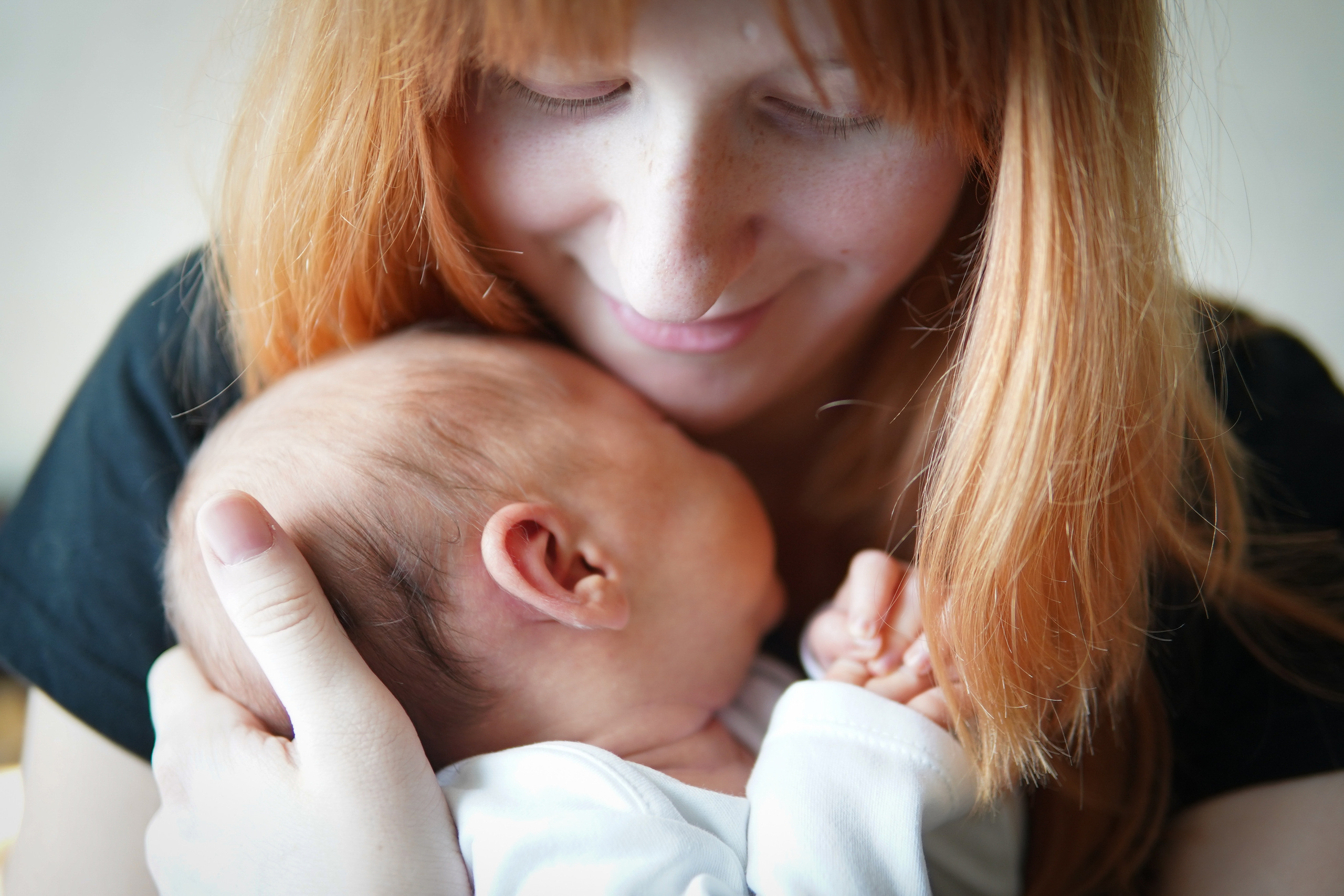 Съемка новорожденного с мамой. Фотограф Наталья Погодина в г. Обнинске