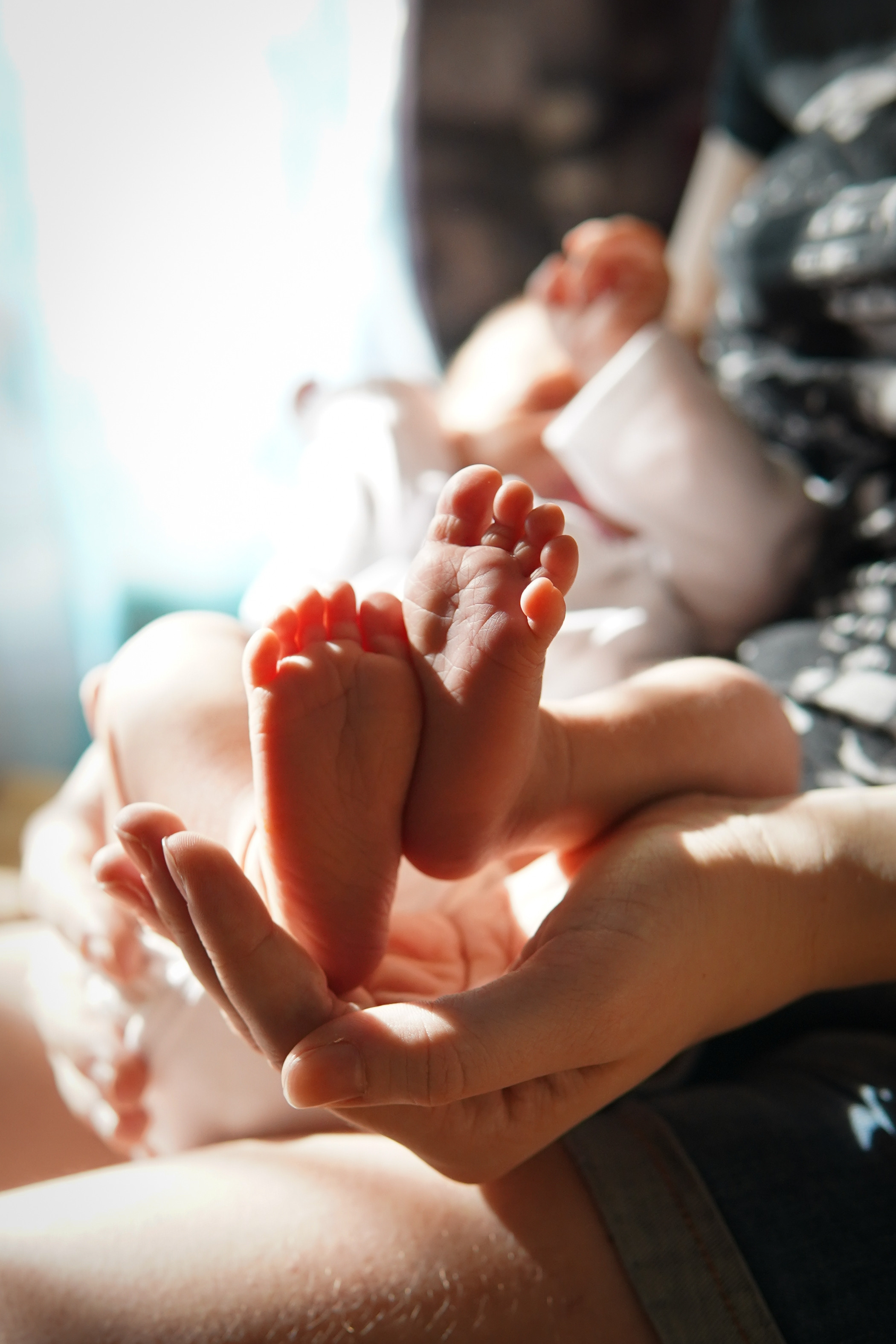 Съемка новорожденного с мамой. Фотограф Наталья Погодина в г. Обнинске