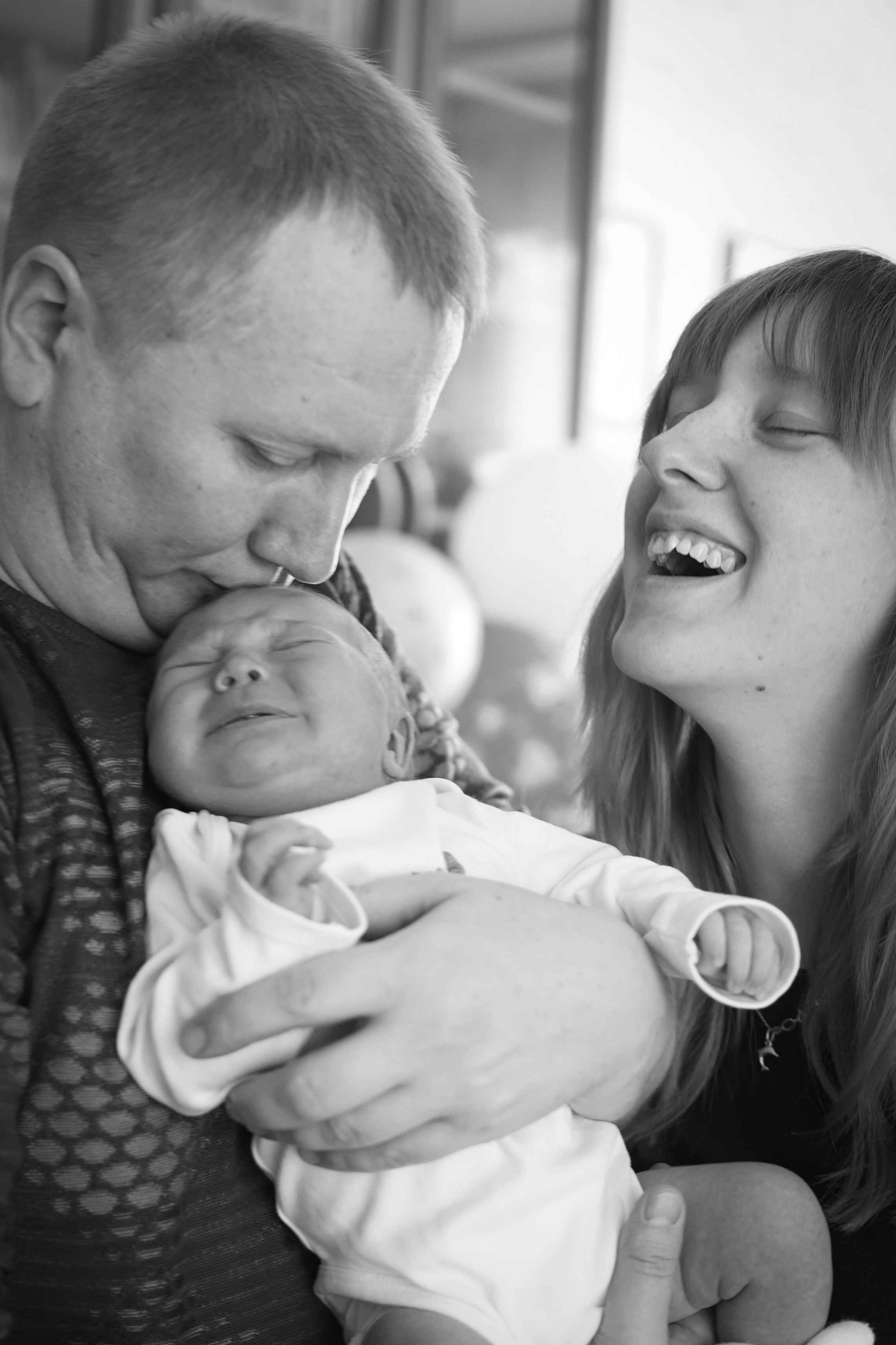 Съемка новорожденного с мамой. Фотограф Наталья Погодина в г. Обнинске