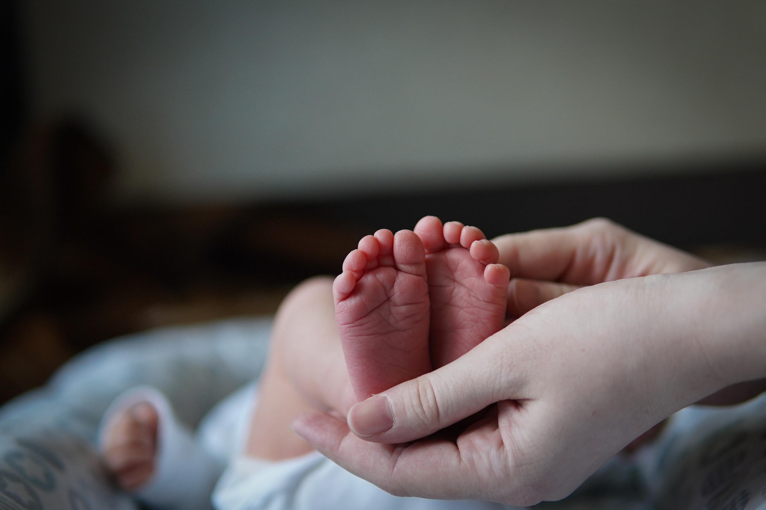 Съемка новорожденного с мамой. Фотограф Наталья Погодина в г. Обнинске