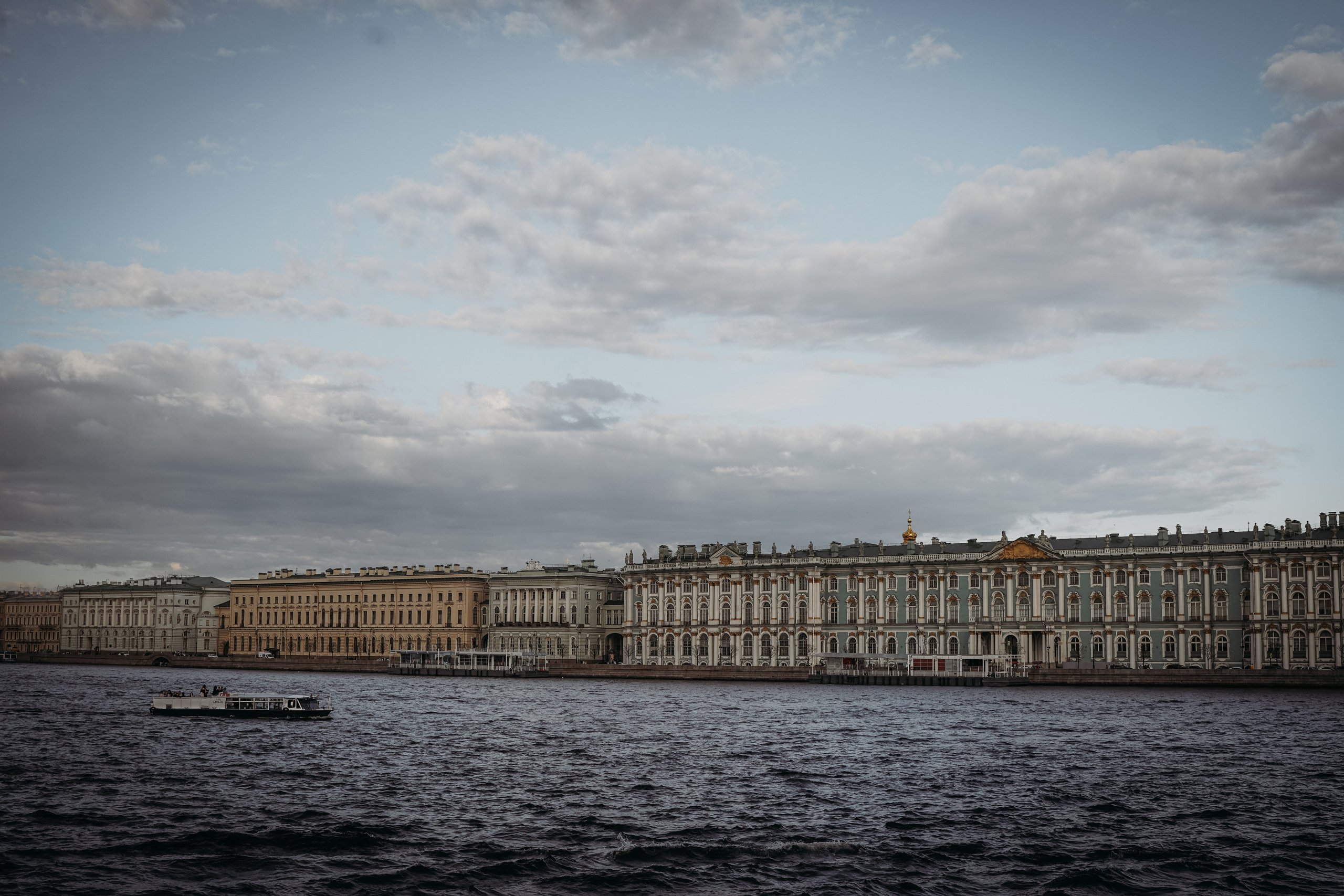САНКТ-ПЕТЕРБУРГ. Май 2022. Фотограф Наталья Погодина в г. Обнинске