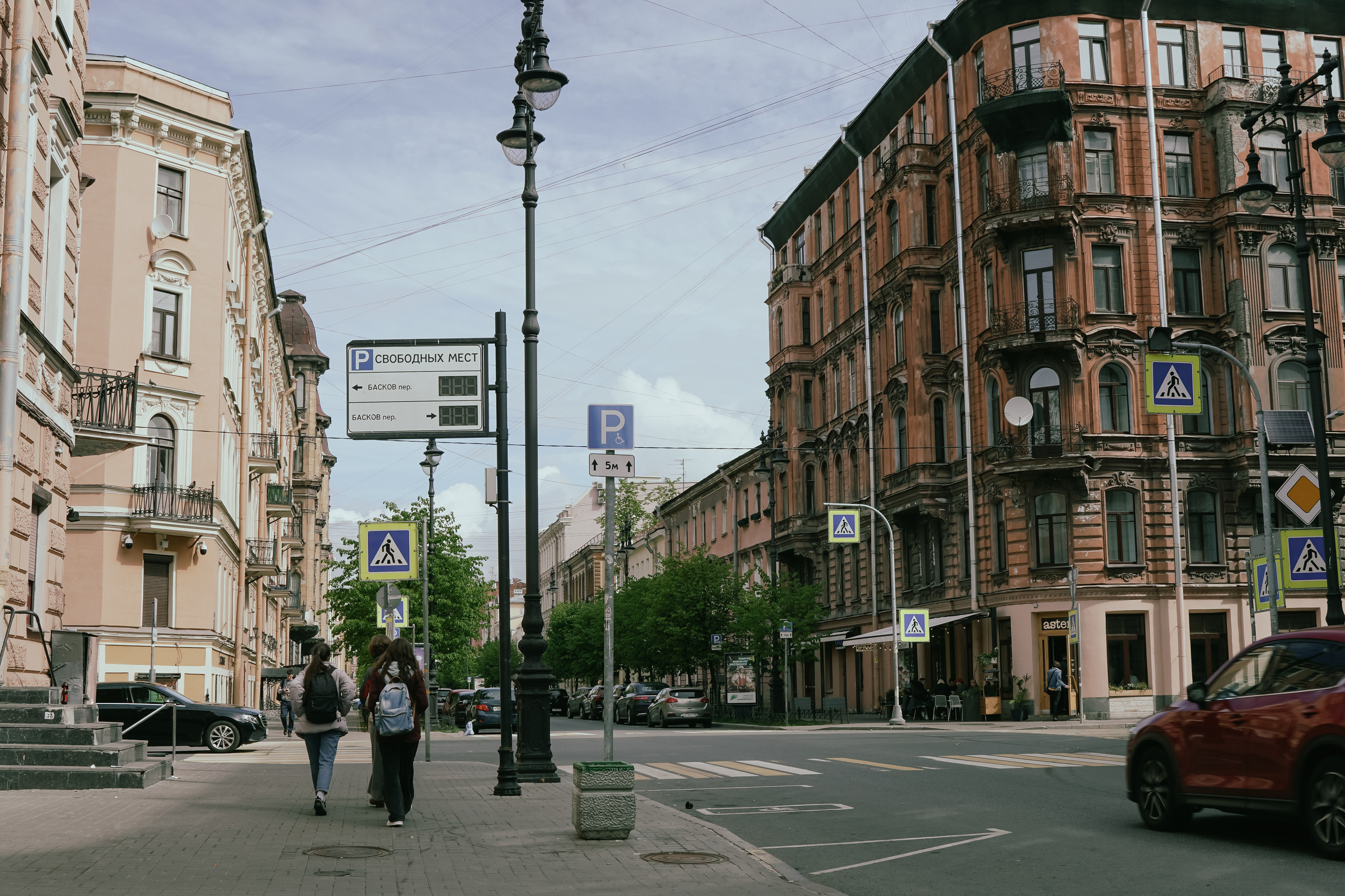 САНКТ-ПЕТЕРБУРГ. Май 2022. Фотограф Наталья Погодина в г. Обнинске