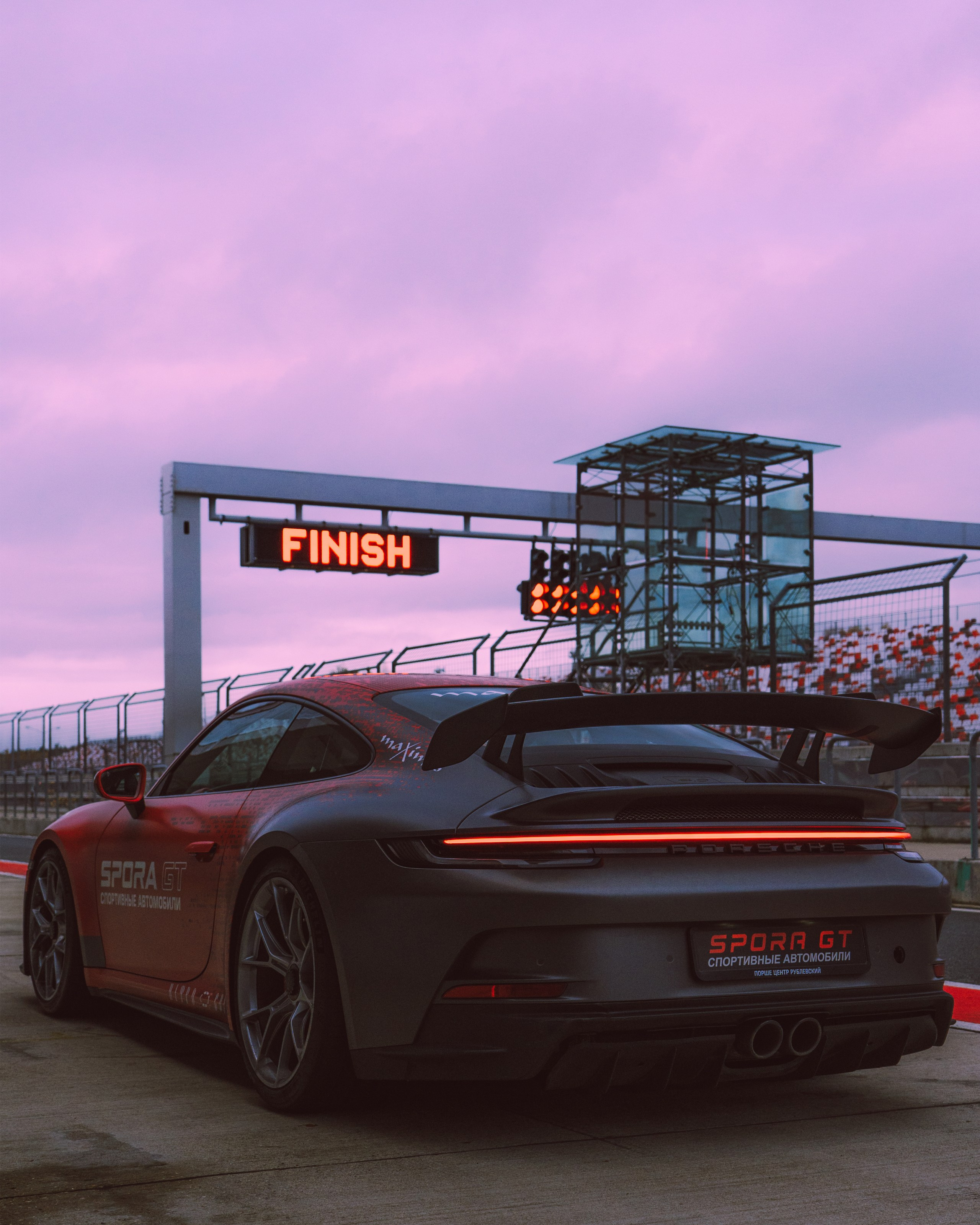 Pinky Speed (992 PORSCHE 911 GT3). Автомобильный и коммерческий фотограф Москва