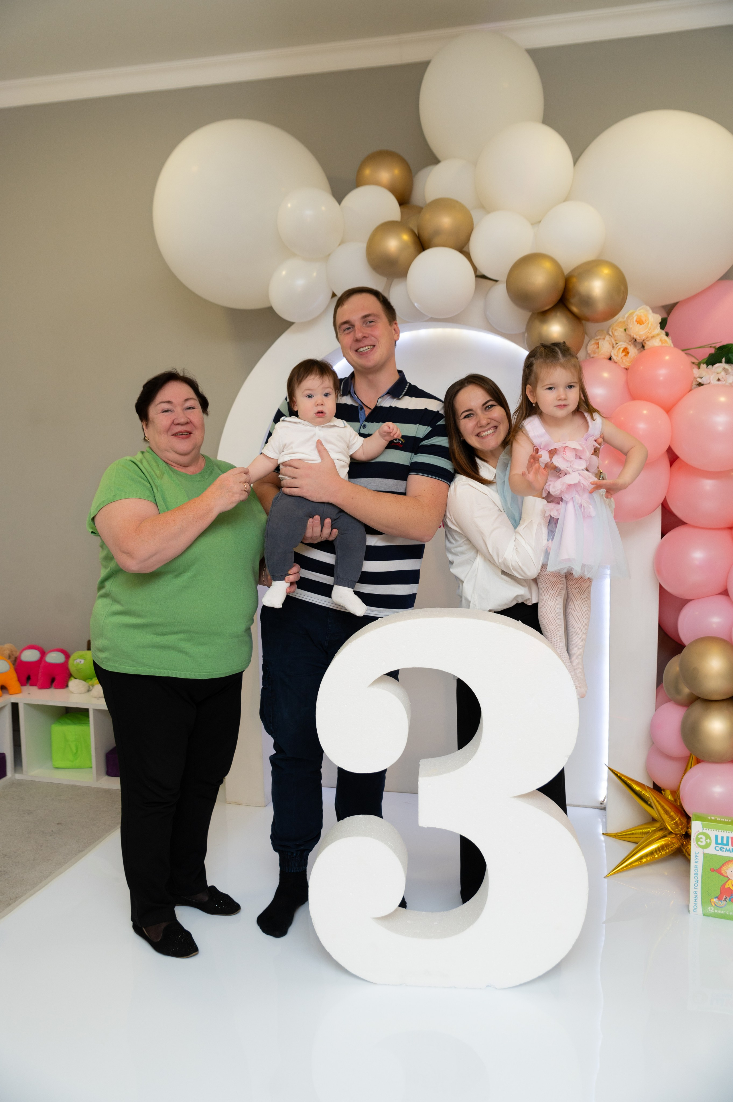 Детские праздники, дни рождения. Я Ольга Казанцева, фотографирую снимаю ваши киноистории и печатаю фото и цифровые портреты на холсте